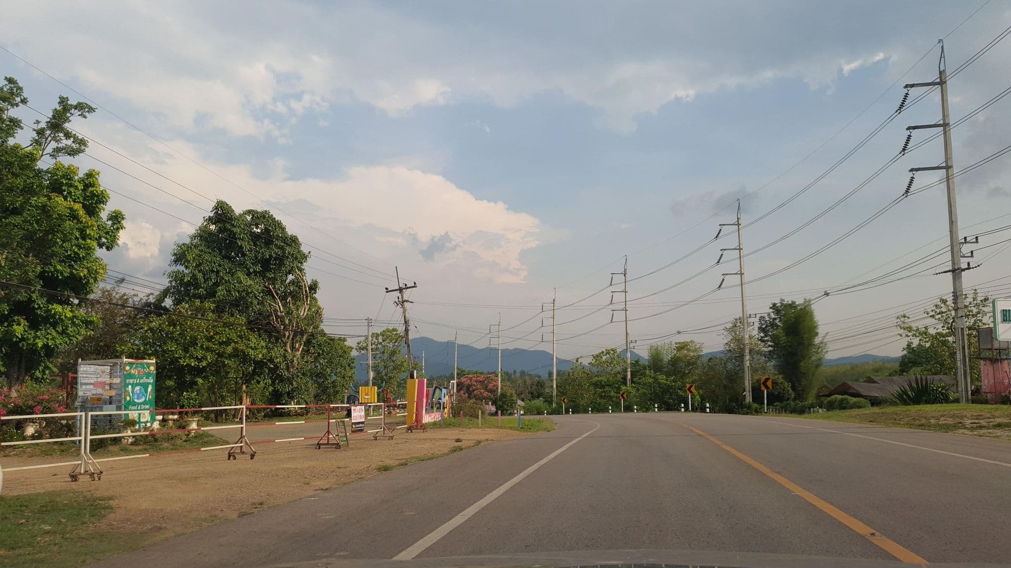 Street view near Good View Resort & Restaurant, Pai — © jrcarlsen (CC BY-SA · Mapillary)