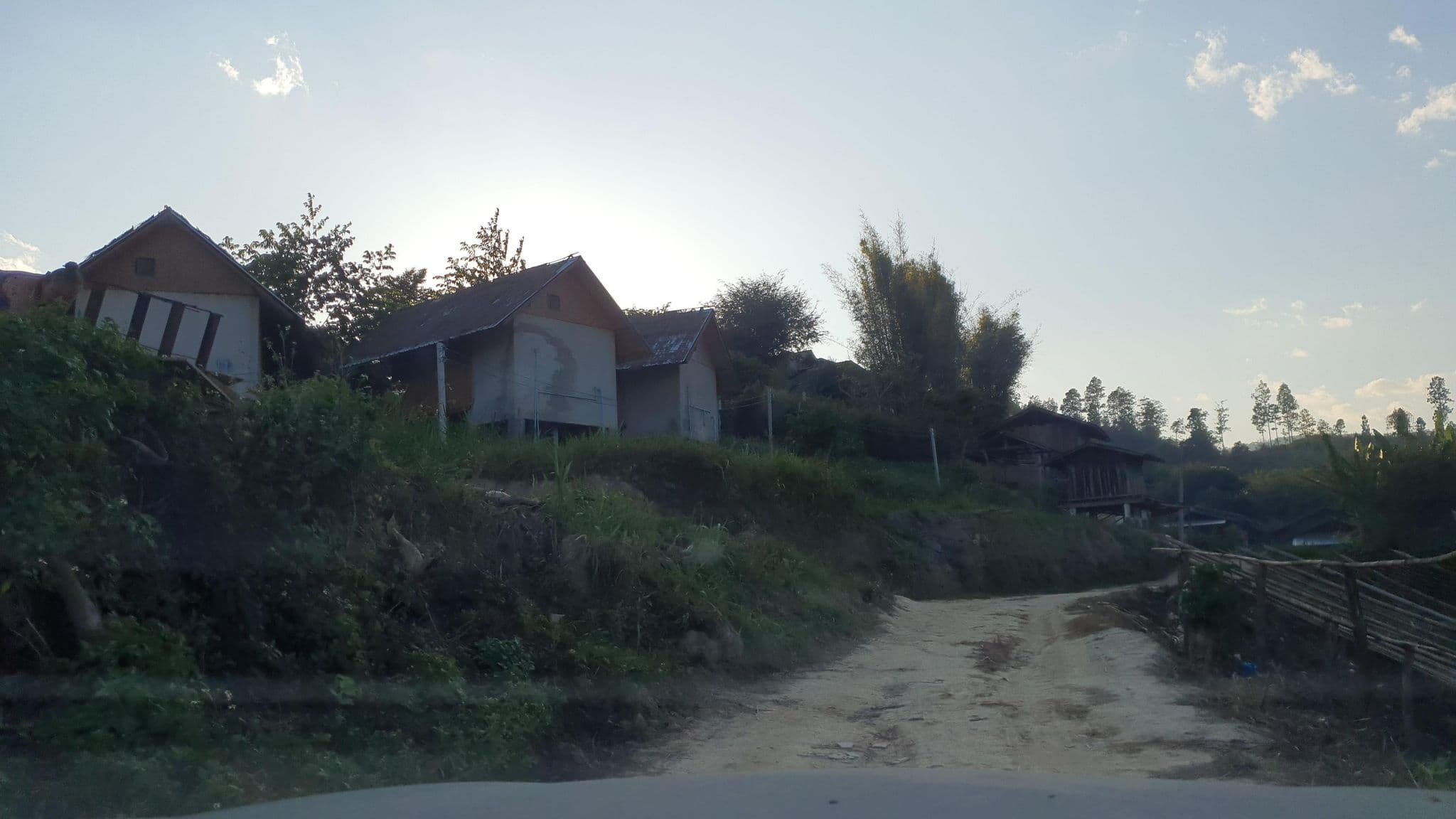 Street view near Mae Wang Gold Elephant Holiday Hotel(美旺金象度假酒店), San Pa Tong — © jrcarlsen (CC BY-SA · Mapillary)