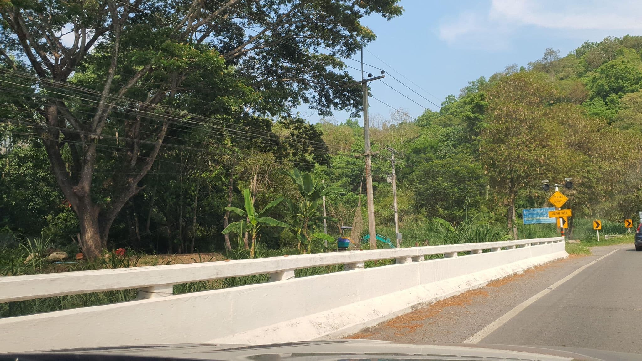 Street view near Mon Kham Fah, Hang Dong — © jrcarlsen (CC BY-SA · Mapillary)