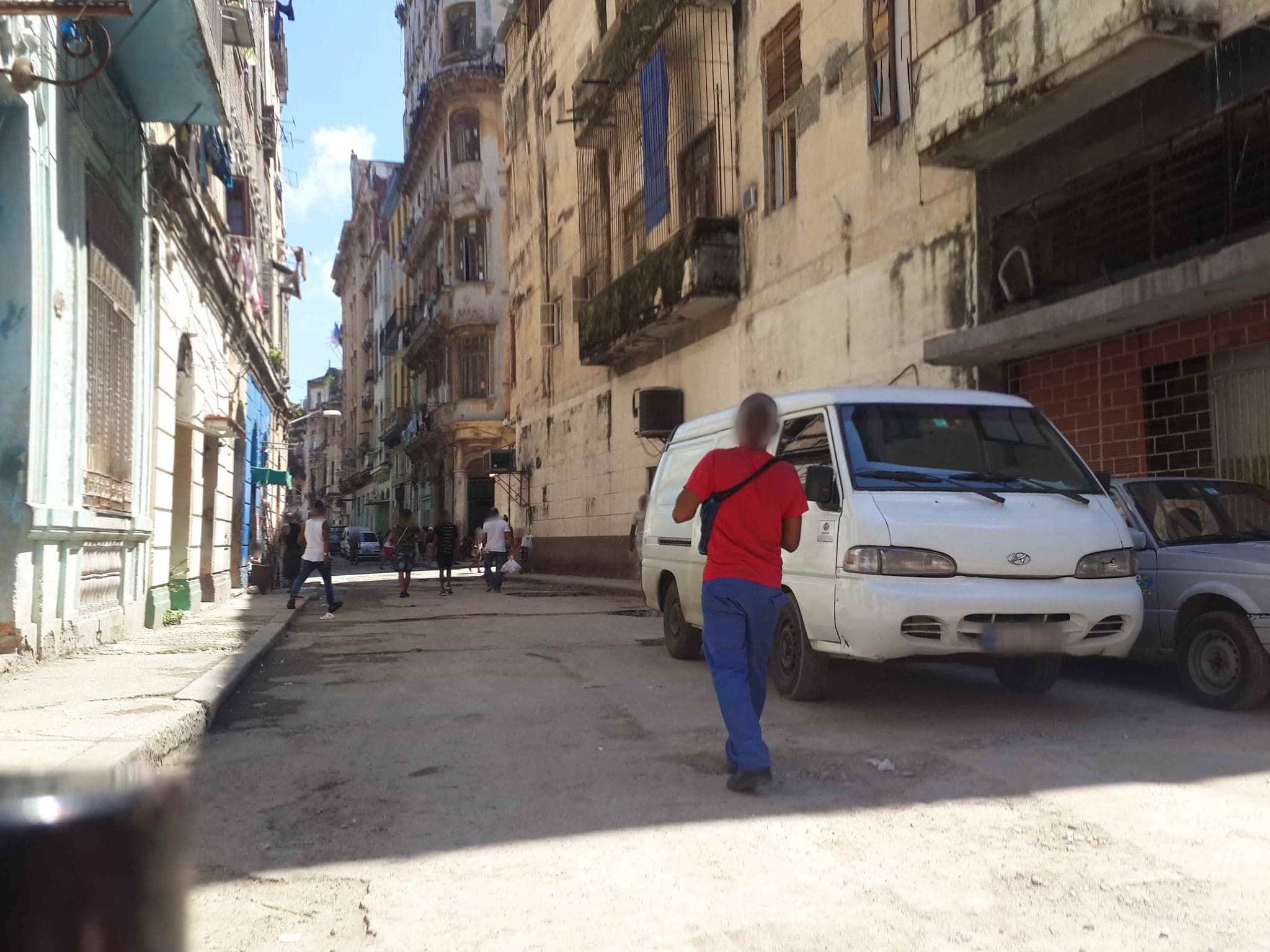 Street view near Casa de M de C., Centro Habana