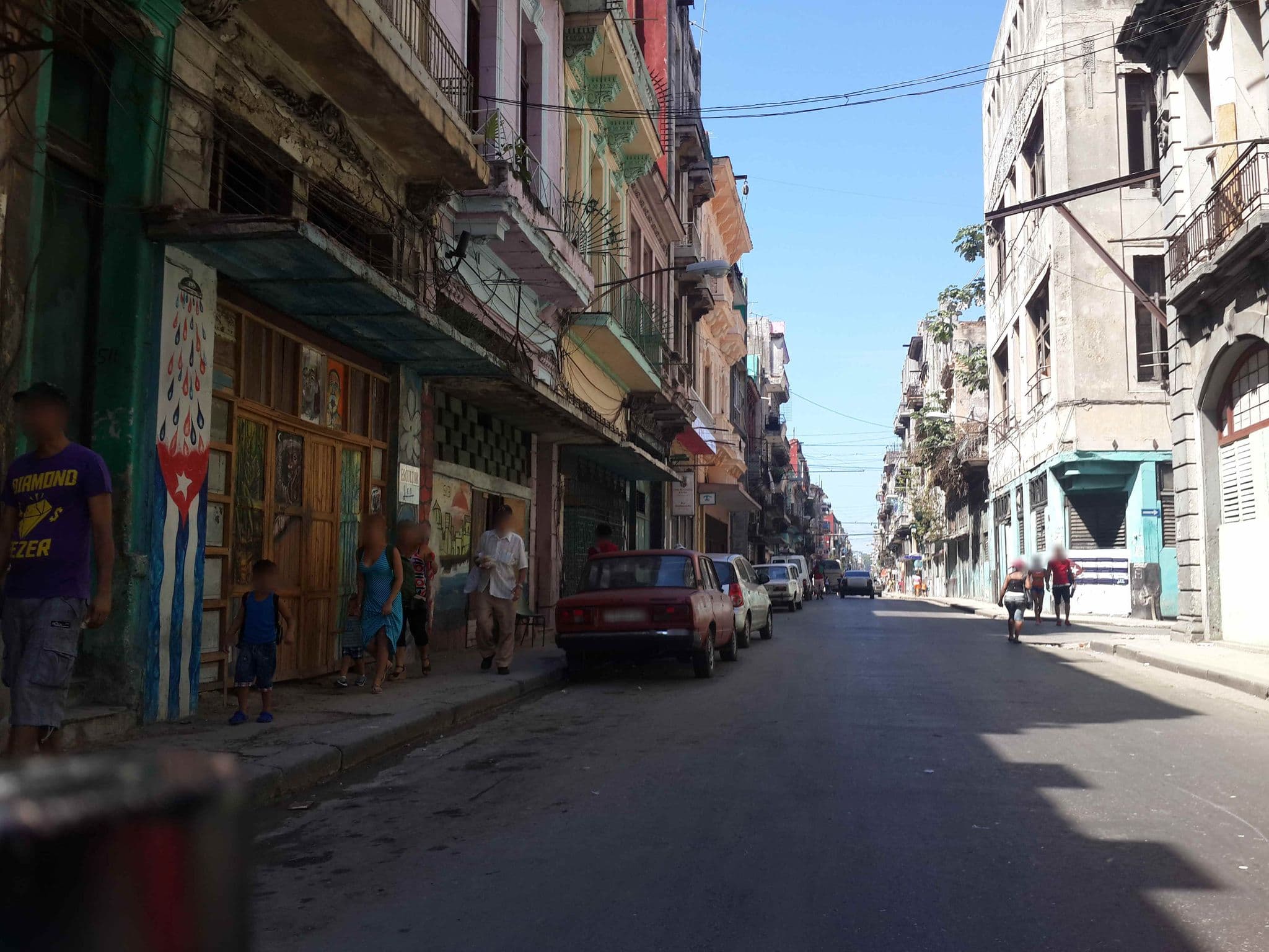Street view near Joe David y Lidia Diaz, Centro Habana