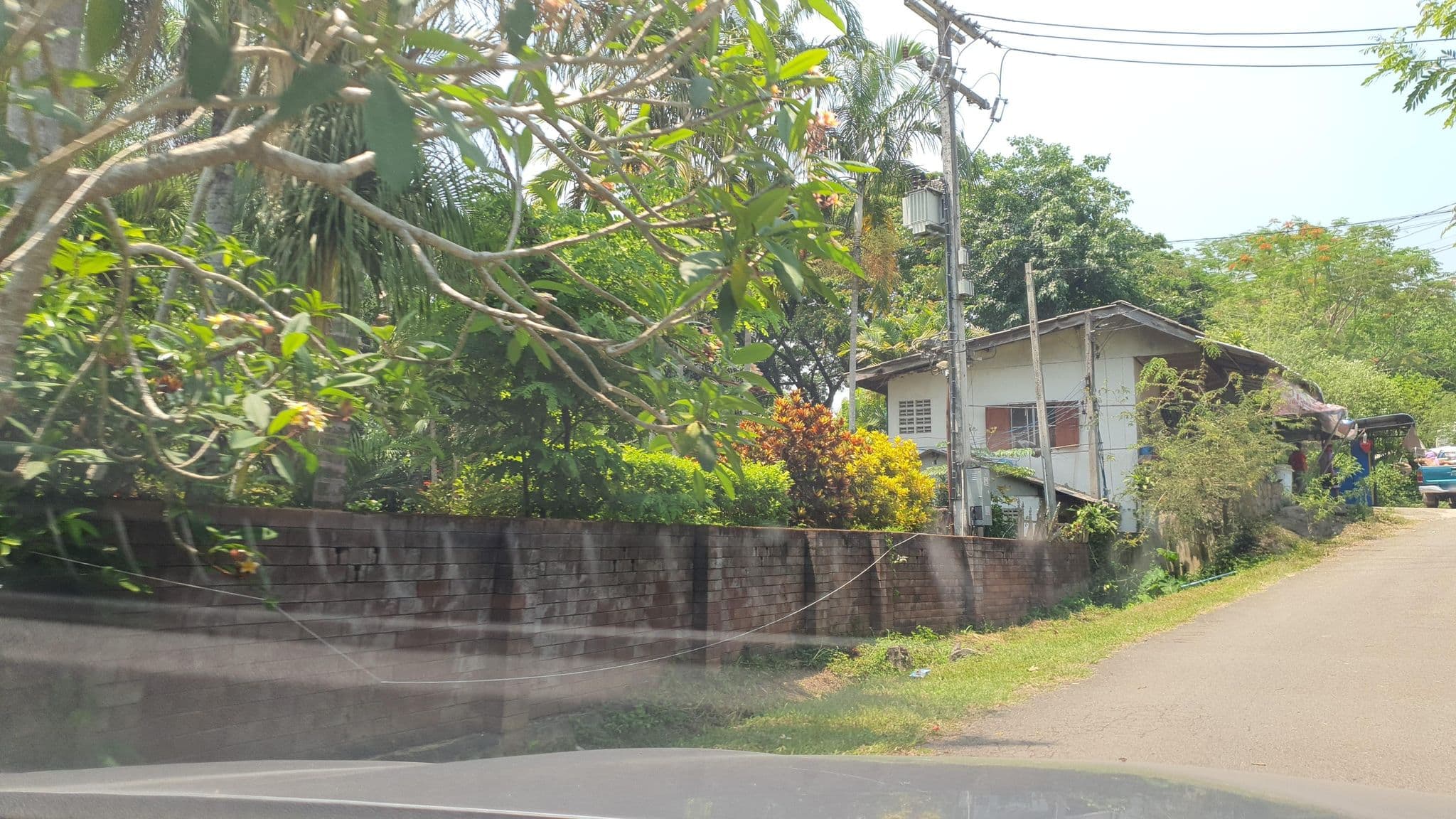 Street view near บ้านชมศิรา, Hang Dong — © jrcarlsen (CC BY-SA · Mapillary)