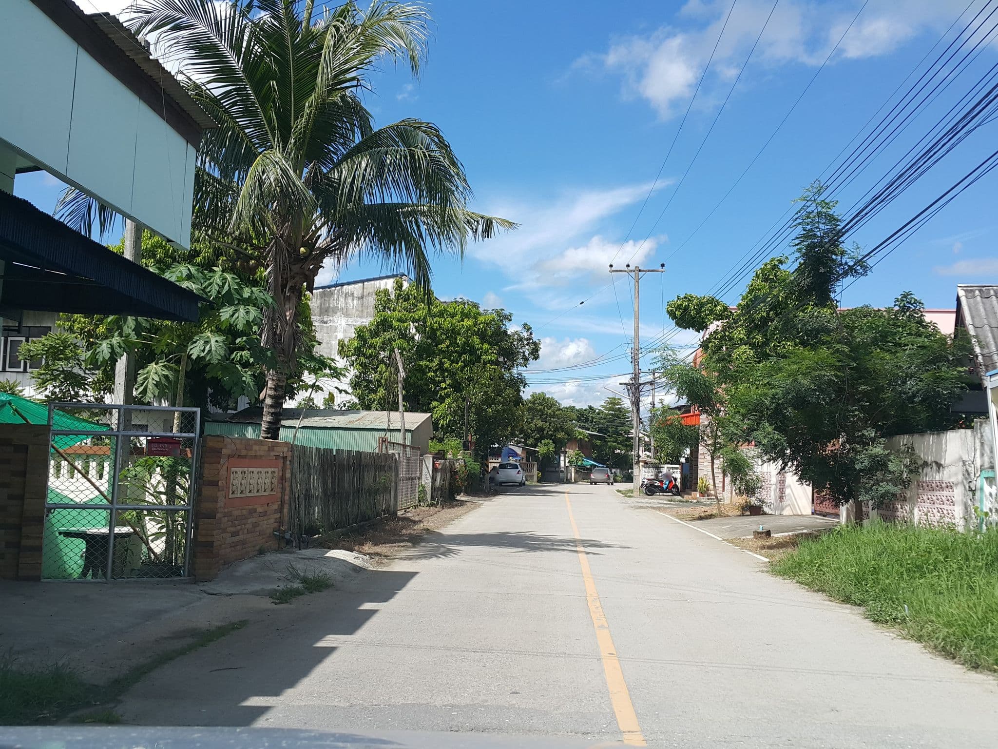 Street view near Viewdoi Art and Resort, San Kamphaeng — © jrcarlsen (CC BY-SA · Mapillary)