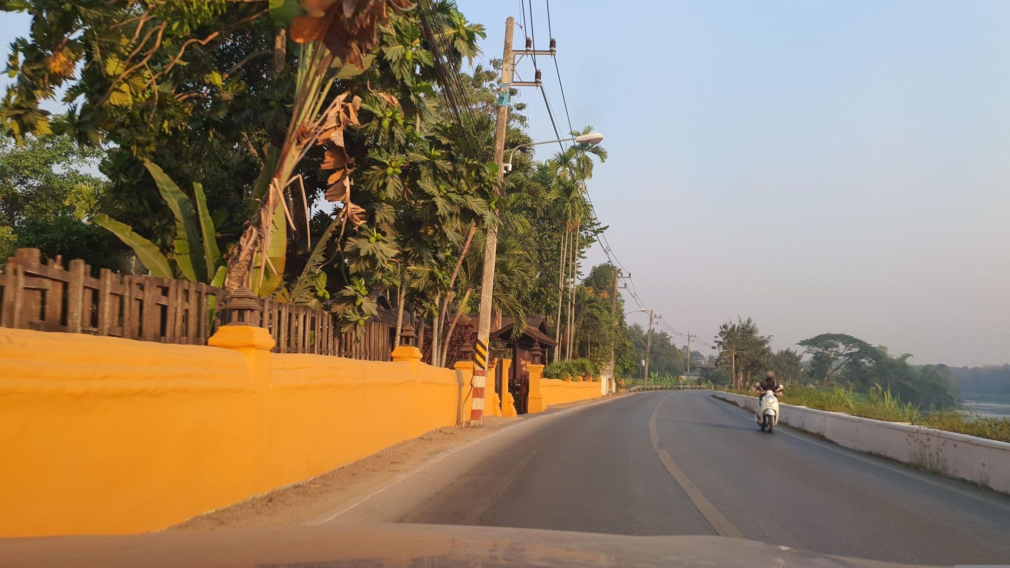 Street view near ศรีปิงรีสอร์ท (Sri Ping Resort), Chiang Mai — © jrcarlsen (CC BY-SA · Mapillary)