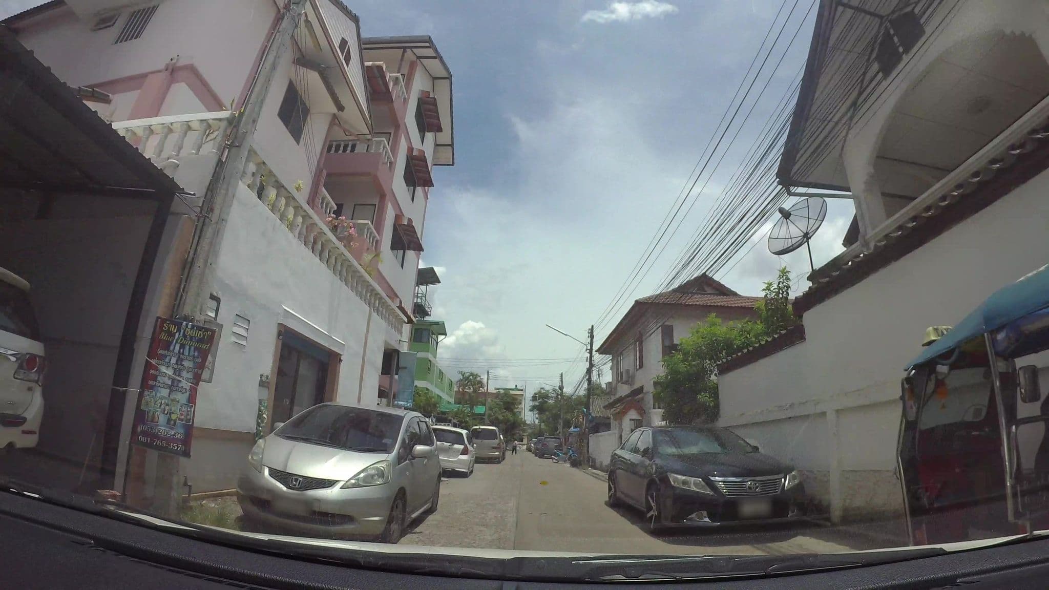 Street view near ภูมิเรียร์ Guest house, Chiang Mai — © kaart_3 (CC BY-SA · Mapillary)
