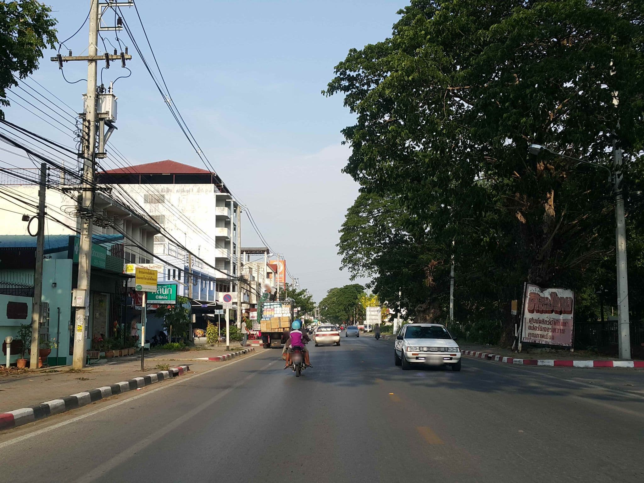 Street view near Dhara Dhevi villa, Chiang Mai — © jrcarlsen (CC BY-SA · Mapillary)