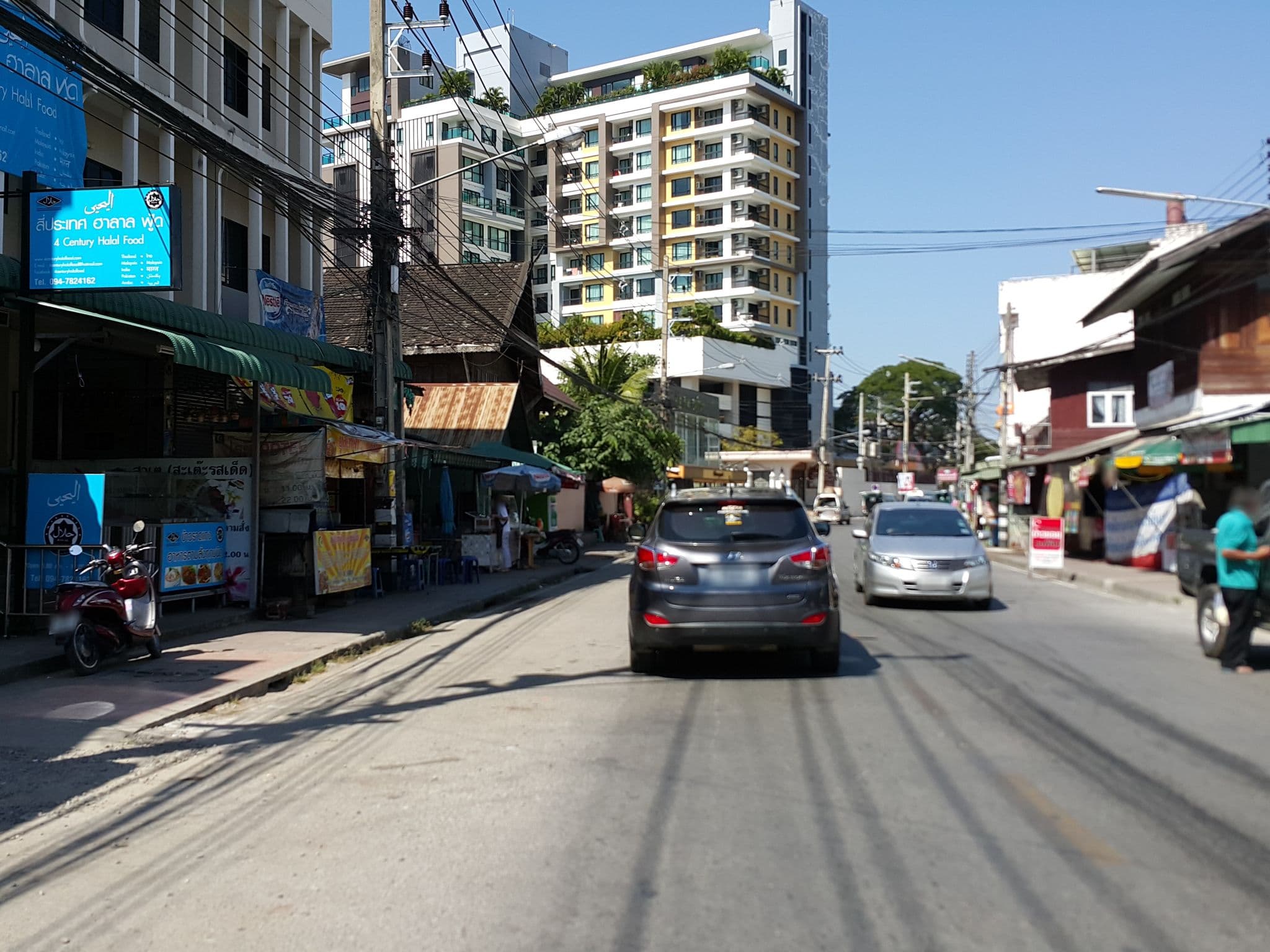 Street view near เชียงใหม่แมนชัน 2, Chiang Mai — © jrcarlsen (CC BY-SA · Mapillary)