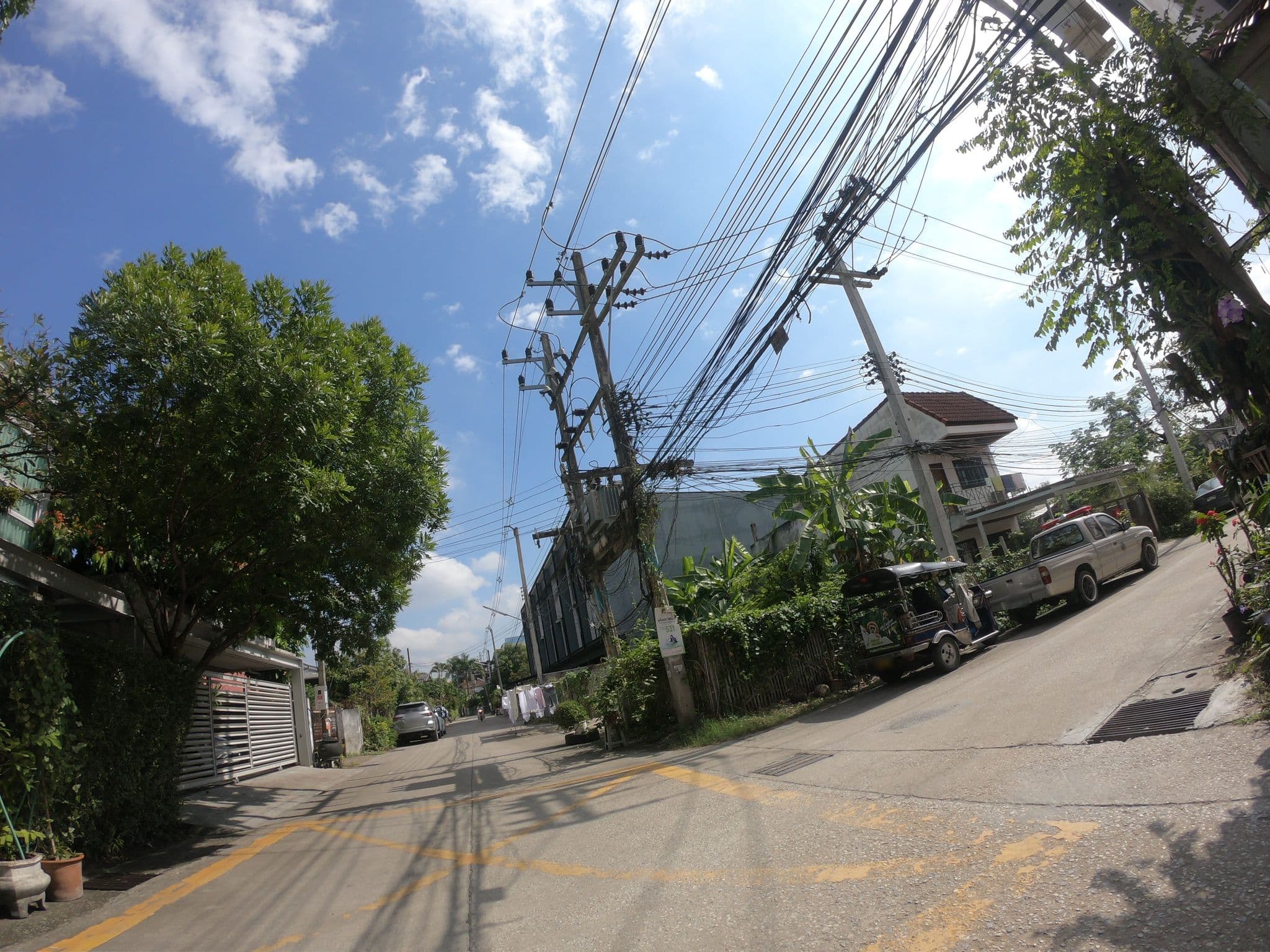Street view near Baan Thai Resort & Spa, Chiang Mai — © chanuwath_grab (CC BY-SA · Mapillary)
