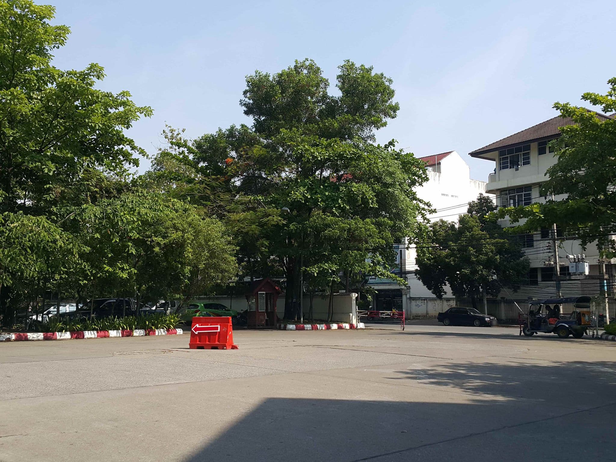 Street view near รุ่งเรือง, Chiang Mai — © jrcarlsen (CC BY-SA · Mapillary)