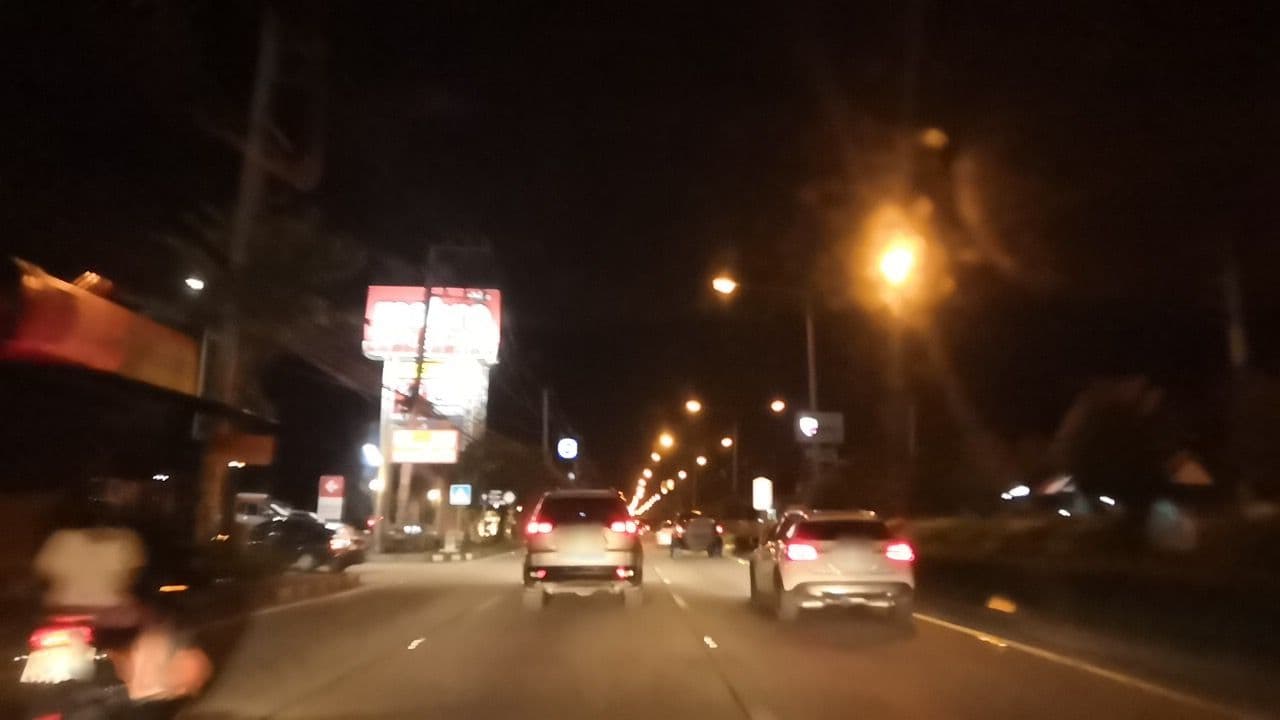 Street view near Vdara Resort And Spa  @ Chiang Mai ★, Chiang Mai — © charlesano (CC BY-SA · Mapillary)