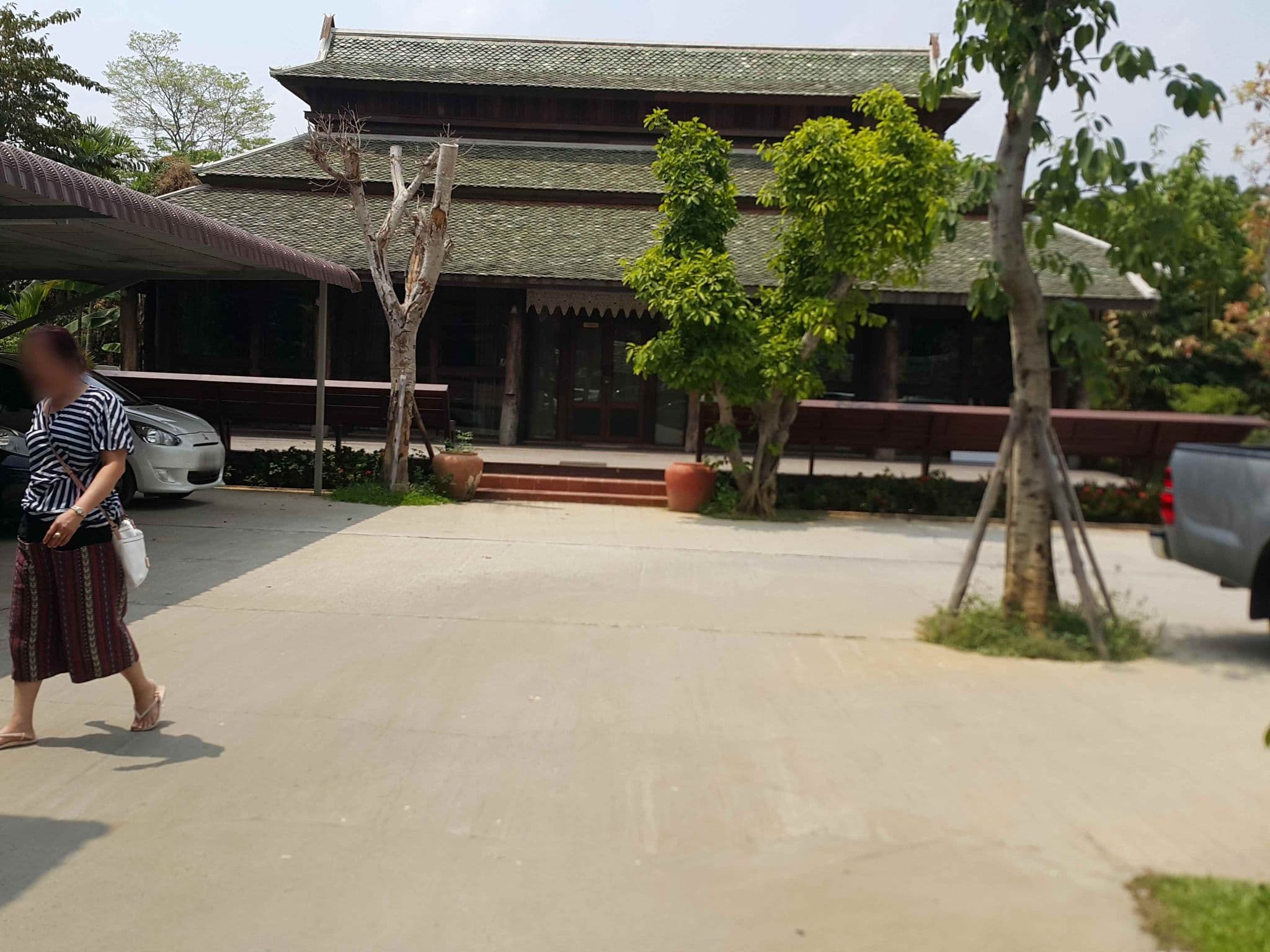 Street view near ยุ้งข้าวล้านนา (Lanna Rice Barn), Chiang Mai — © jrcarlsen (CC BY-SA · Mapillary)