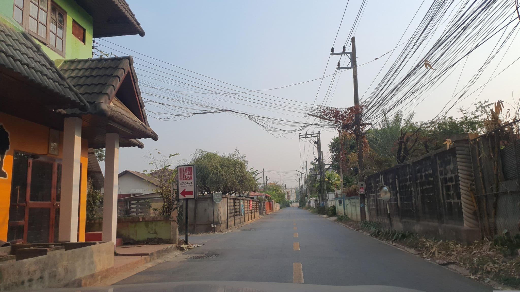 Street view near Trekker Camp, Chiang Mai — © jrcarlsen (CC BY-SA · Mapillary)