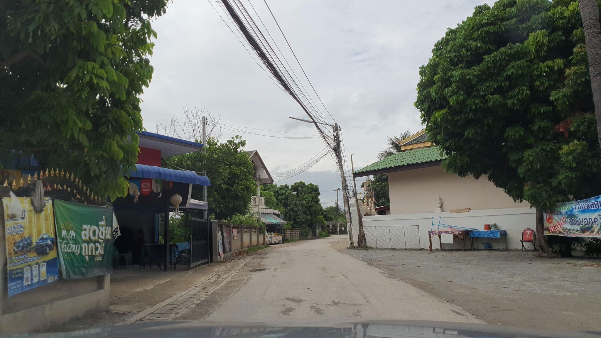 Street view near ฟ้าใสรีสอร์ท, Hang Dong — © jrcarlsen (CC BY-SA · Mapillary)