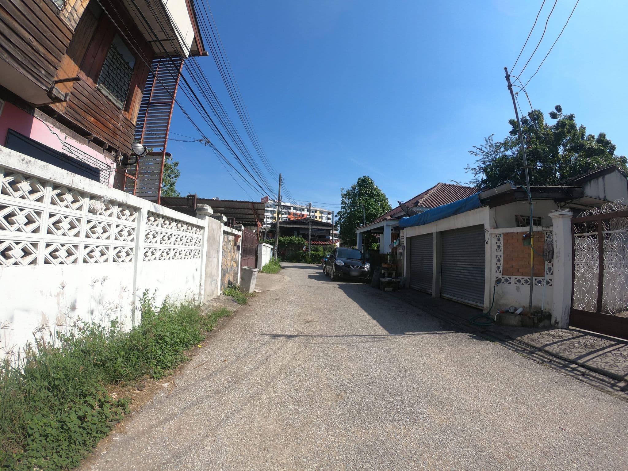 Street view near Sherva101 Home And Hostel, Chiang Mai — © chanuwath_grab (CC BY-SA · Mapillary)