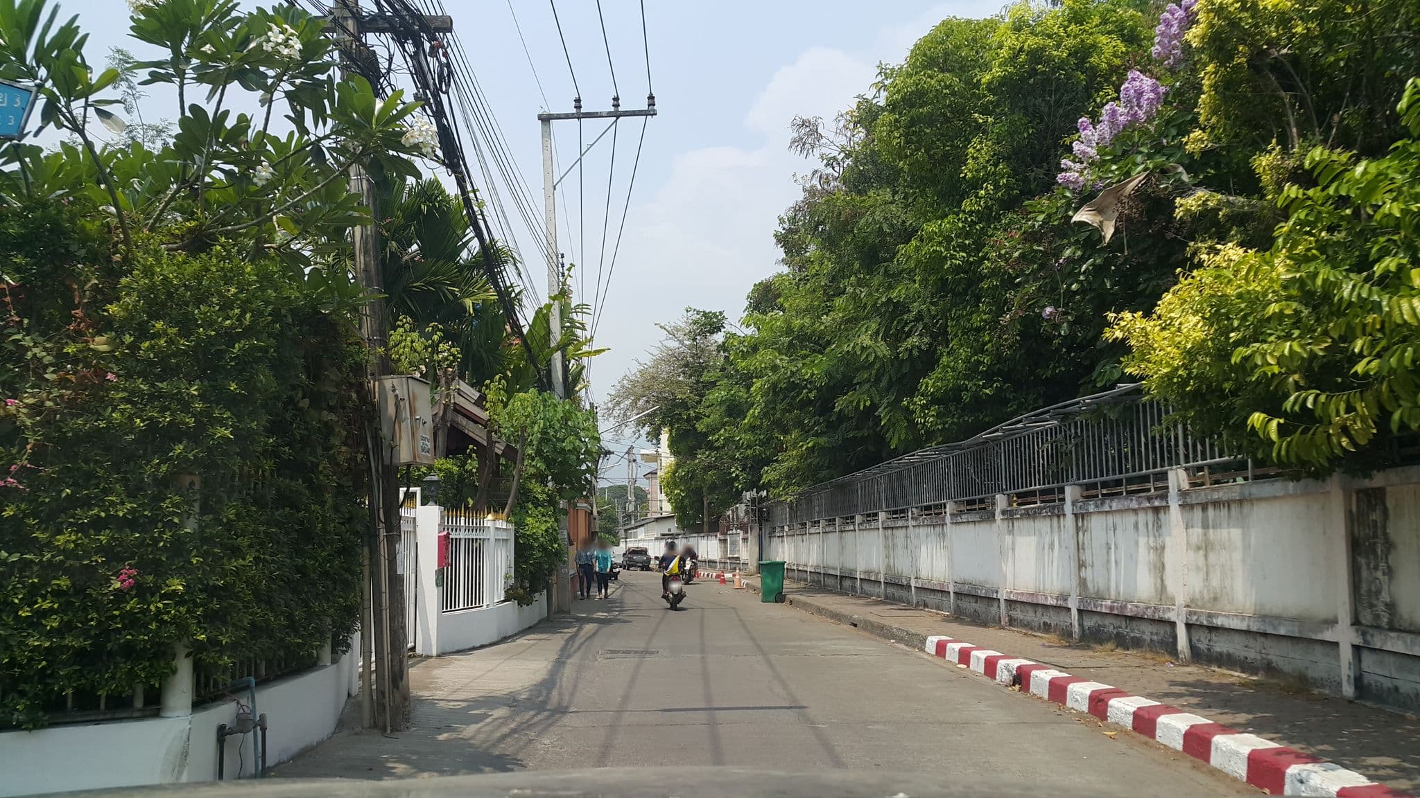 Street view near ChiangmaiVilla, Chiang Mai — © jrcarlsen (CC BY-SA · Mapillary)