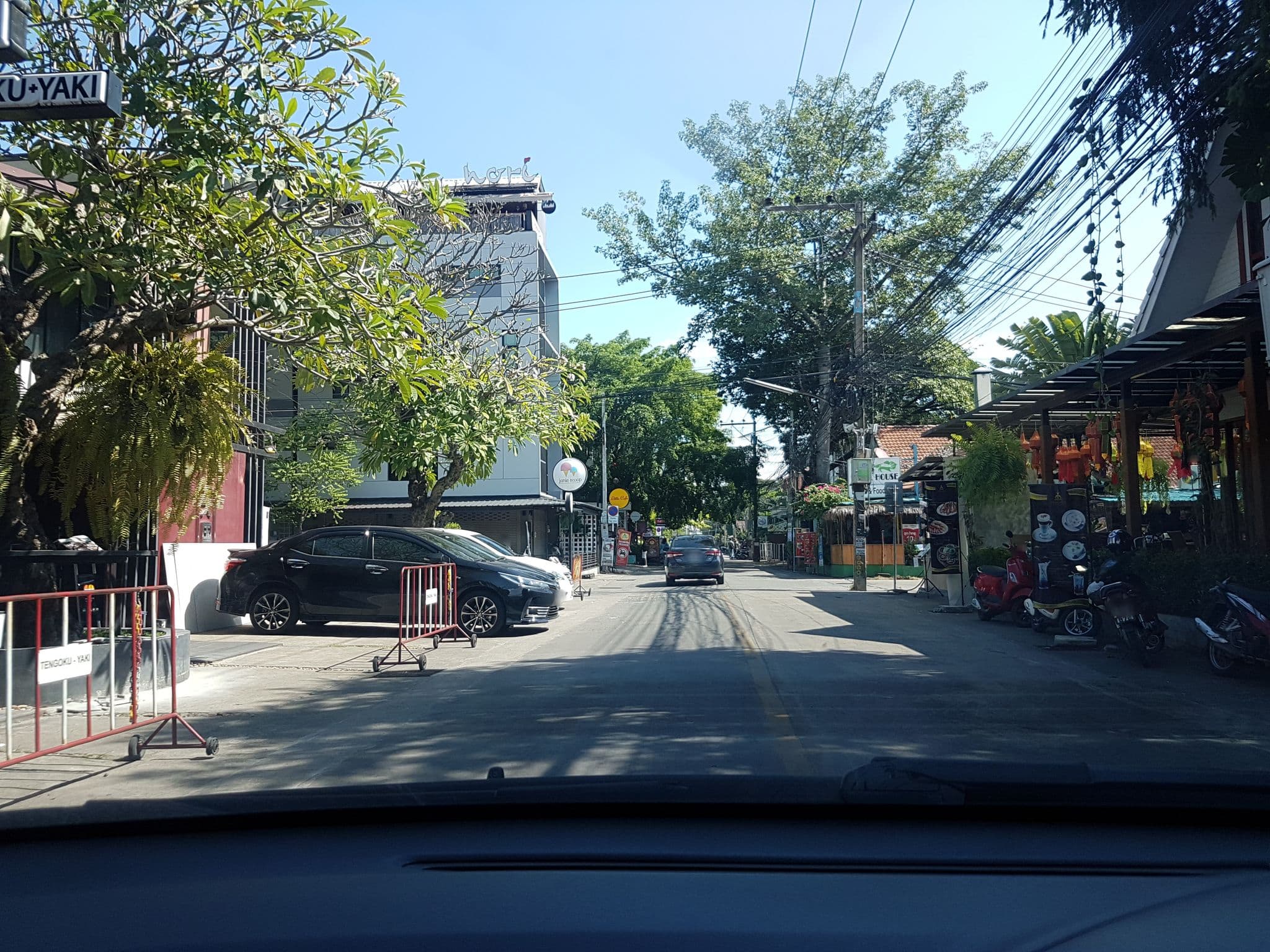 Street view near Nimano Suites, Chiang Mai — © ekkarin (CC BY-SA · Mapillary)
