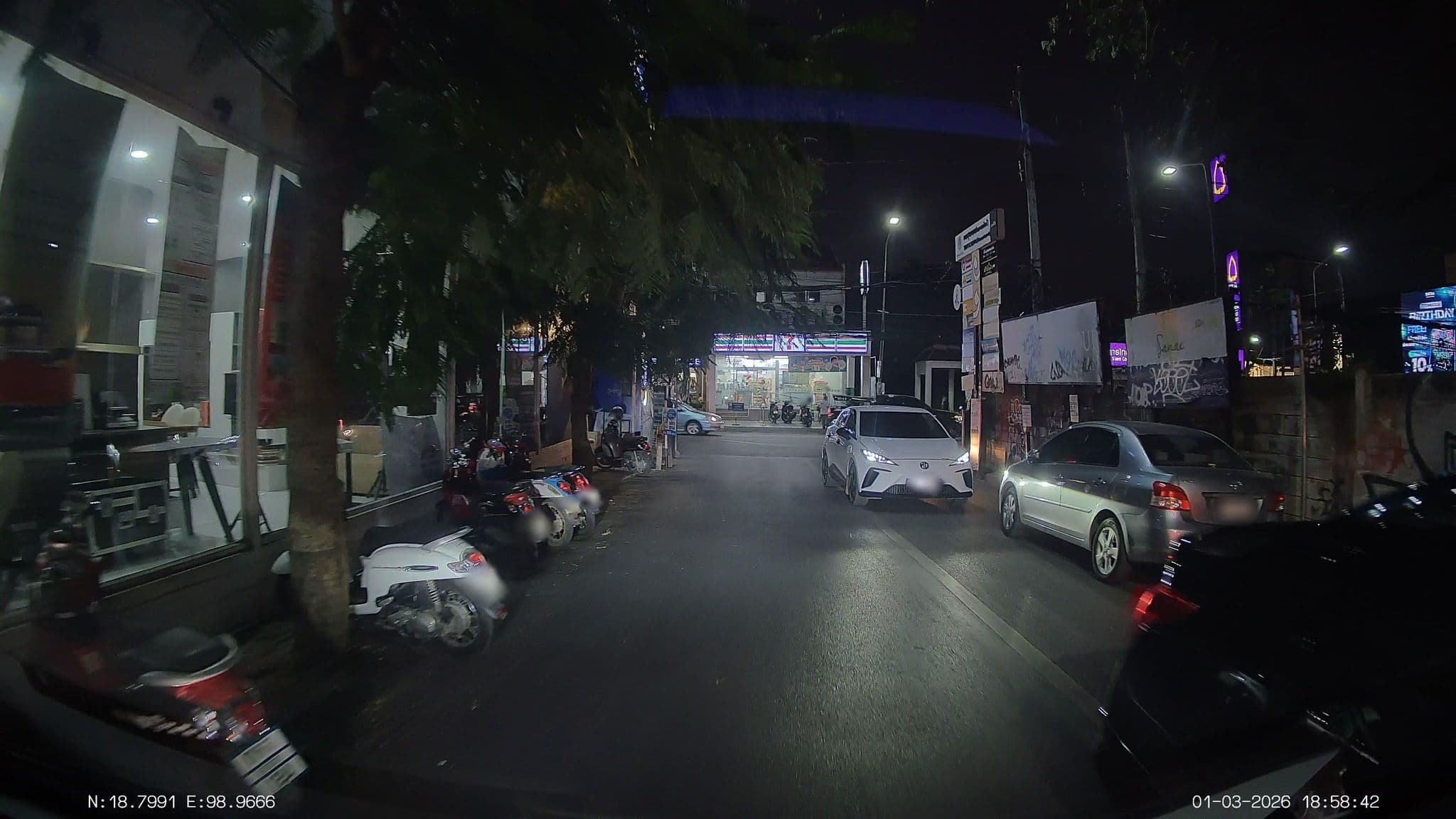 Street view near Light life hostel(青舍别院), Chiang Mai — © ThailandCambodia (CC BY-SA · Mapillary)