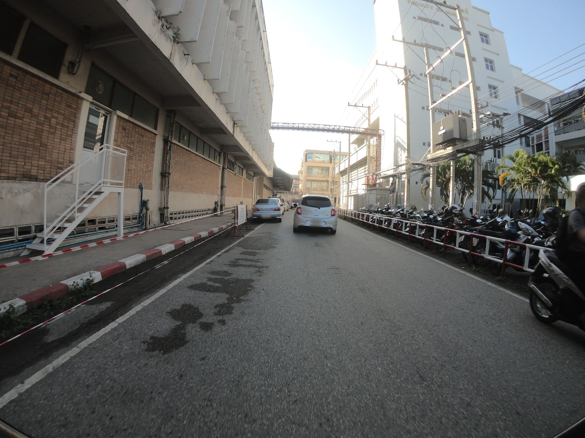 Street view near หอพักนักศึกษาคณะพยาบาลศาสตร์, Chiang Mai — © chanuwath_grab (CC BY-SA · Mapillary)