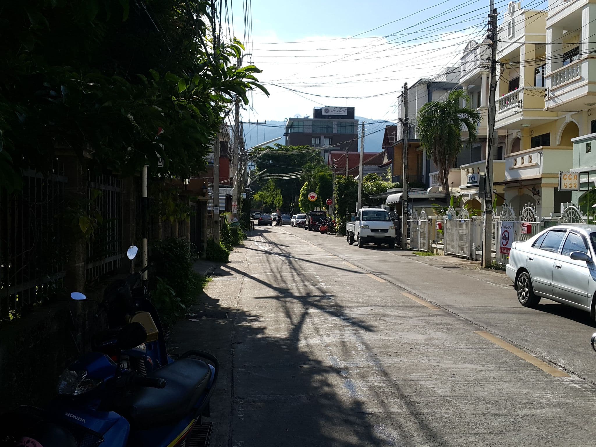Street view near The Loft Room Hotel, Chiang Mai — © jrcarlsen (CC BY-SA · Mapillary)