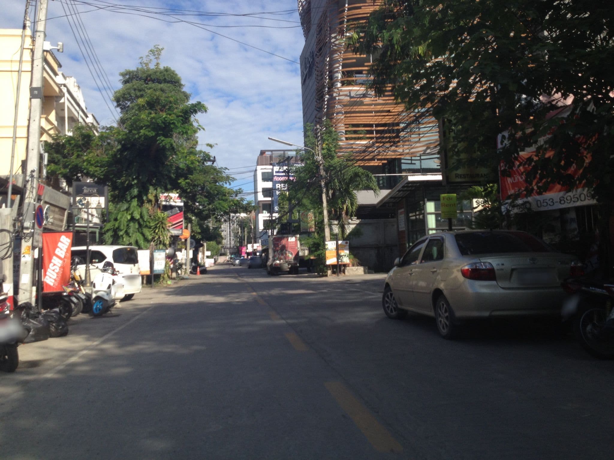 Street view near Akyra Manor Hotel, Chiang Mai — © jimwatana (CC BY-SA · Mapillary)