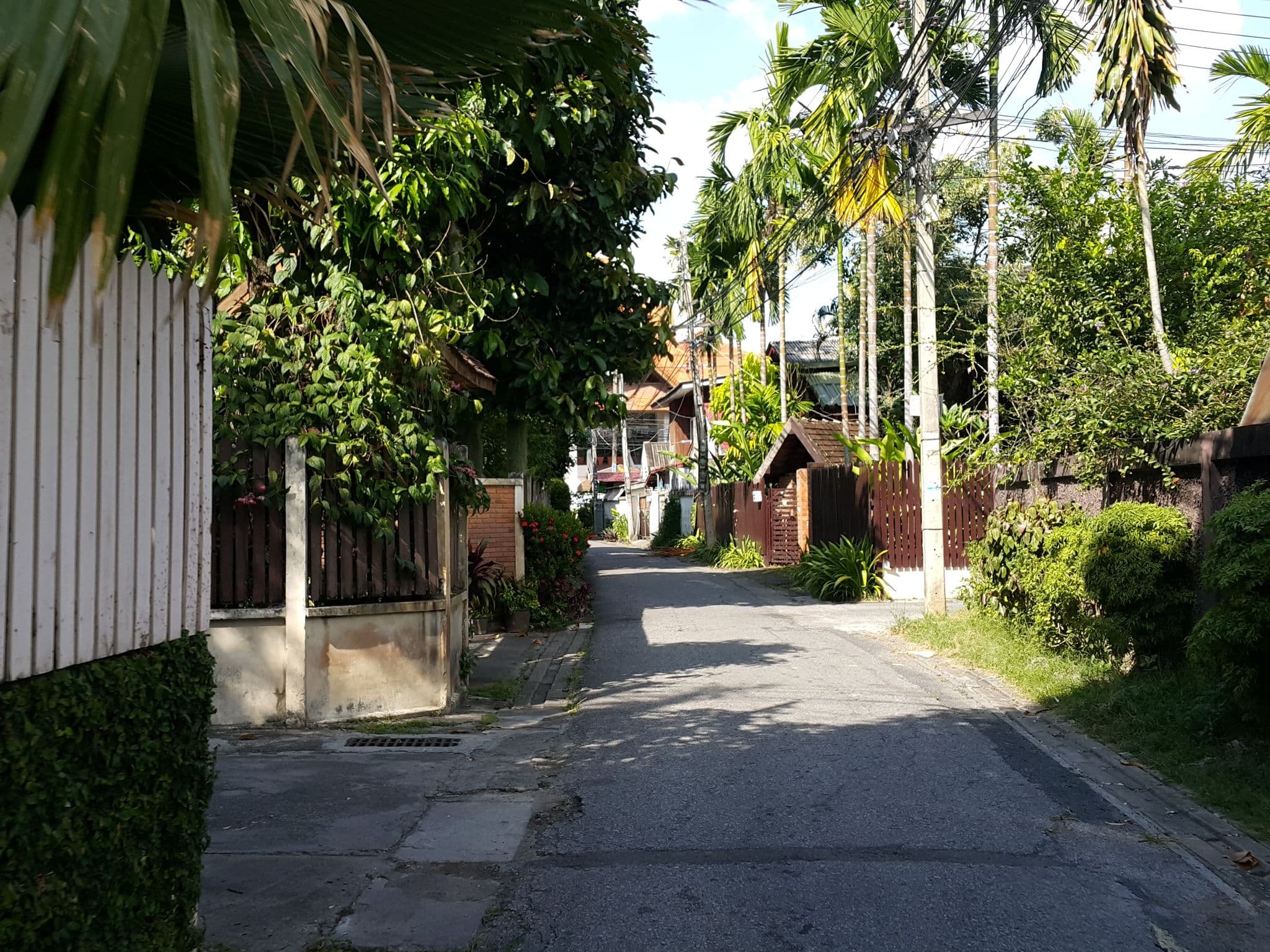 Street view near 18 In Town, Chiang Mai — © jrcarlsen (CC BY-SA · Mapillary)