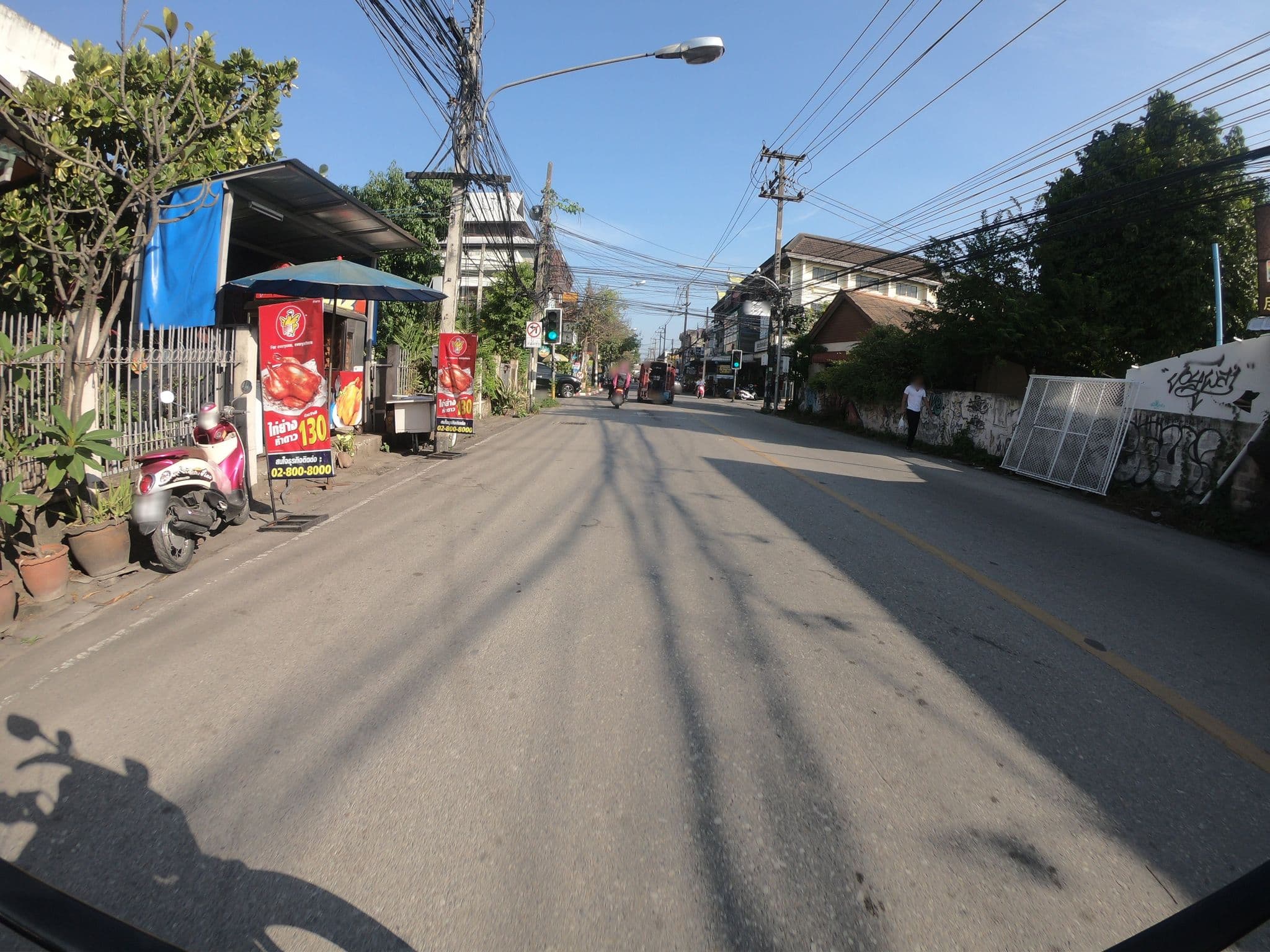 Street view near Kampor Hostel, Chiang Mai — © chanuwath_grab (CC BY-SA · Mapillary)