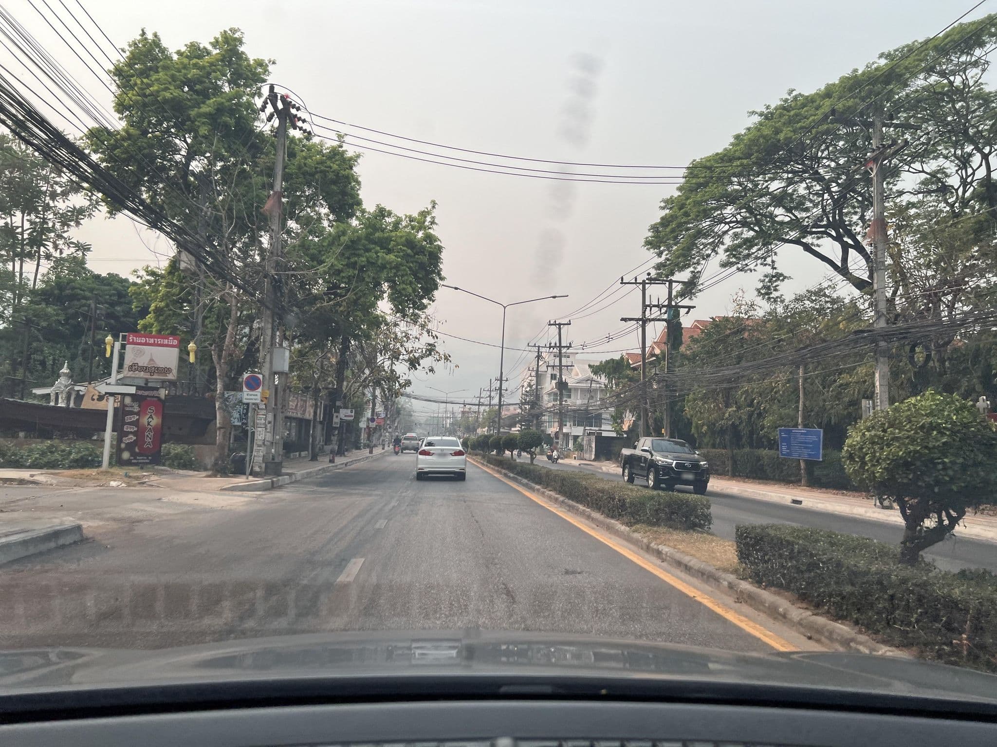 Street view near Central Kad Suan Kaew Hotel, Chiang Mai — © lin_wang (CC BY-SA · Mapillary)