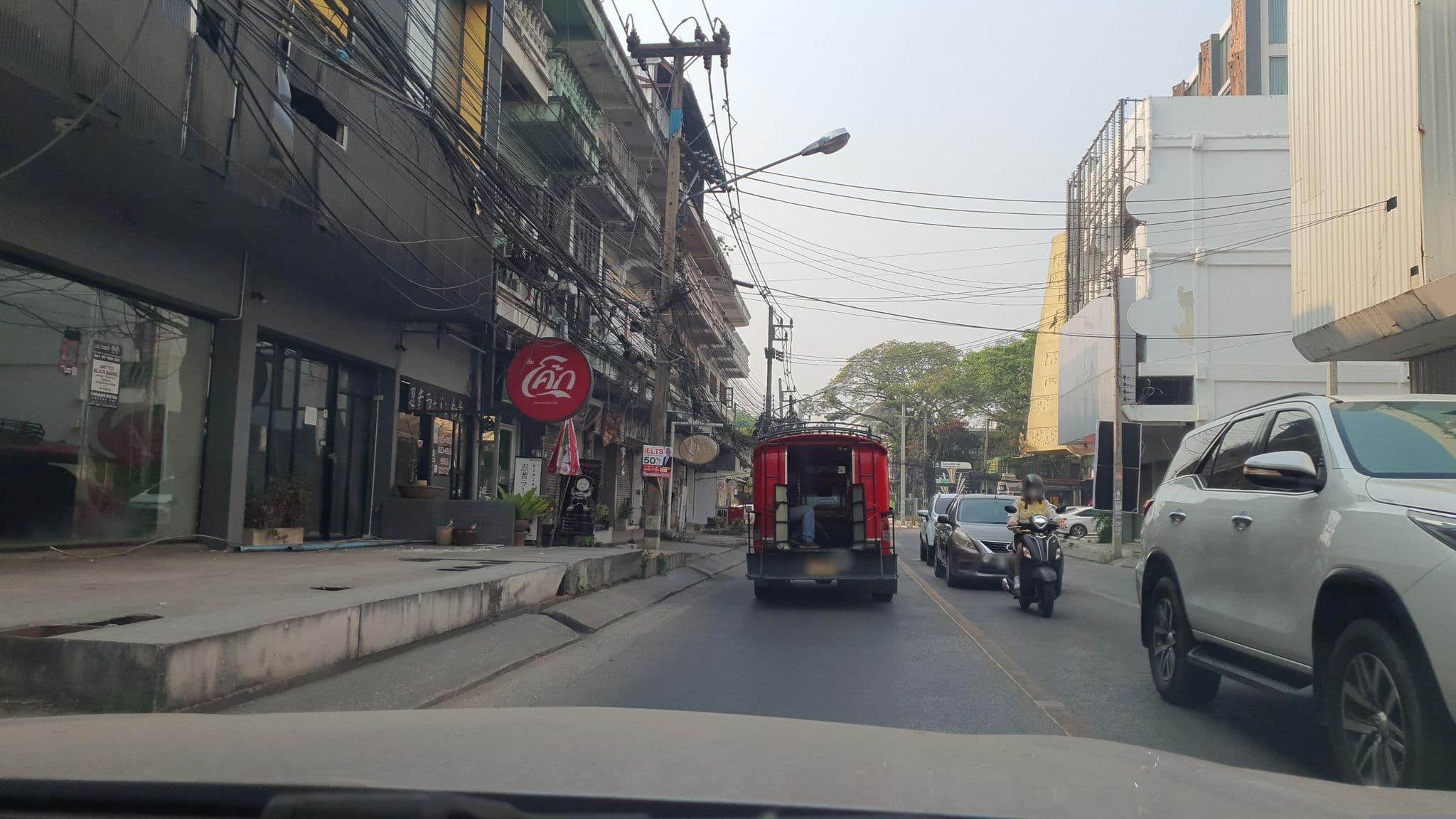 Street view near H Unique Bed & Breakfast @ Chiang Mai, Chiang Mai — © jrcarlsen (CC BY-SA · Mapillary)