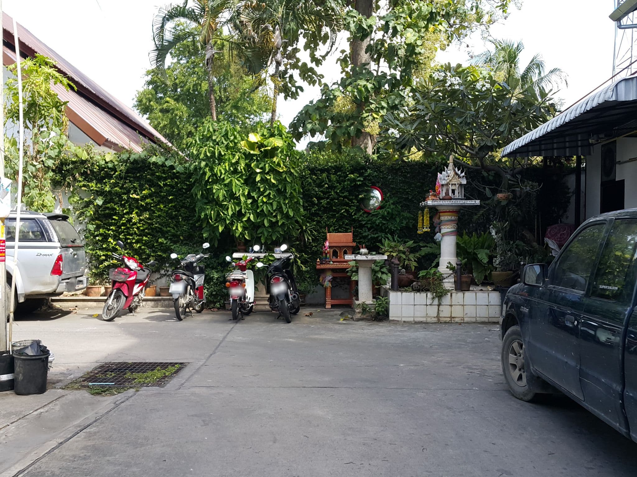 Street view near seoul guesthouse, Chiang Mai — © jrcarlsen (CC BY-SA · Mapillary)