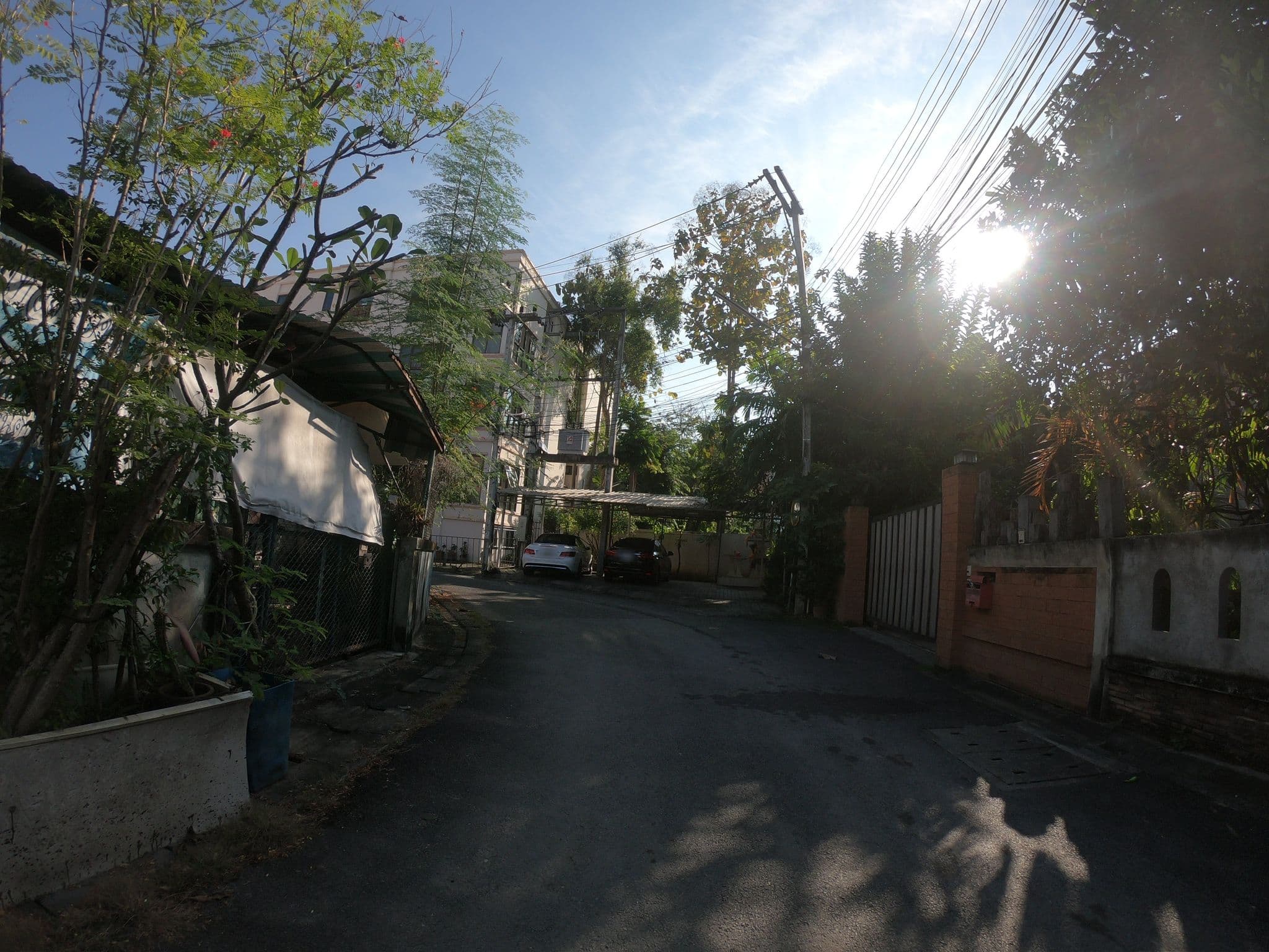 Street view near Glory Boutique Suite, Chiang Mai — © chanuwath_grab (CC BY-SA · Mapillary)