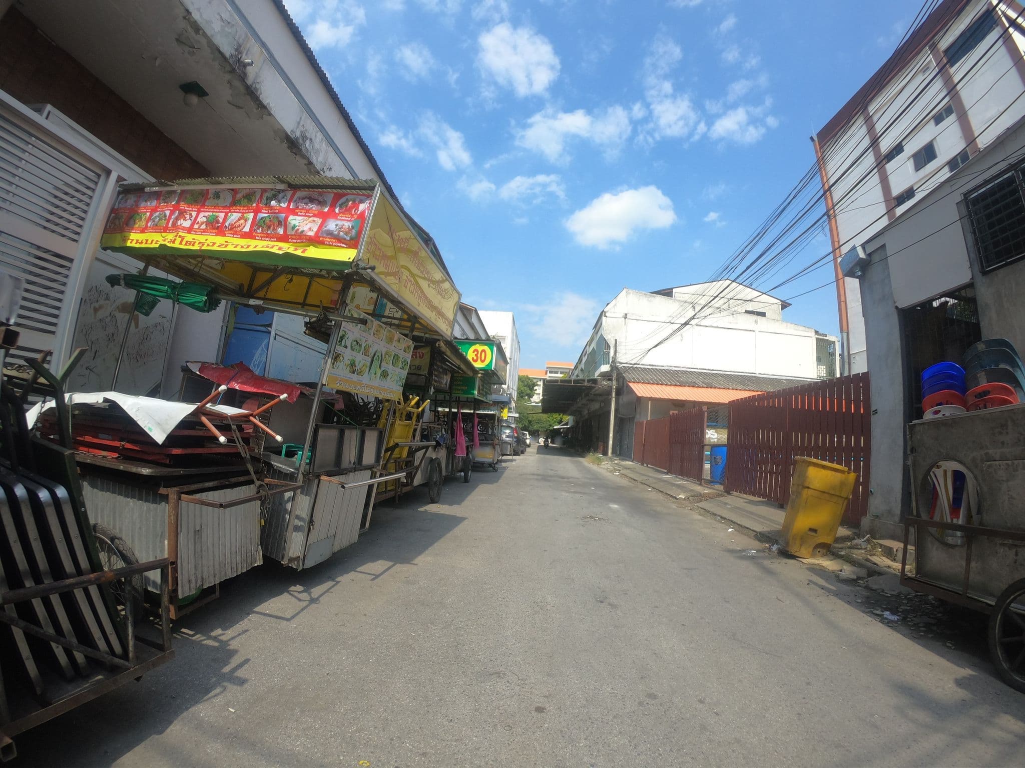 Street view near Northern Inn Chiang Mai, Chiang Mai — © chanuwath_grab (CC BY-SA · Mapillary)