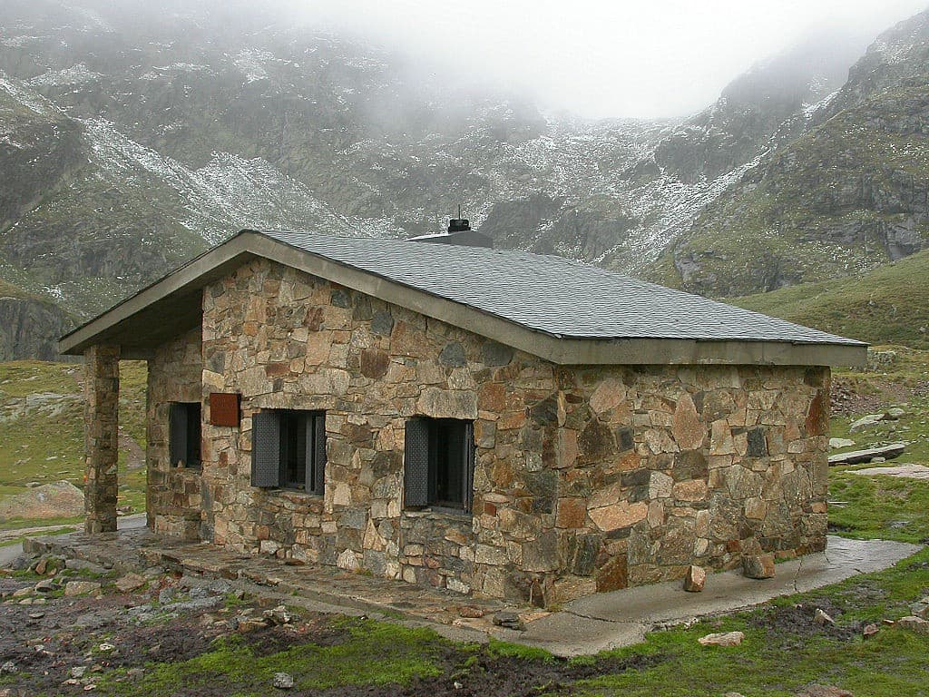Refugi de Cabana Sorda (via Wikimedia Commons, CC BY-SA 3.0)