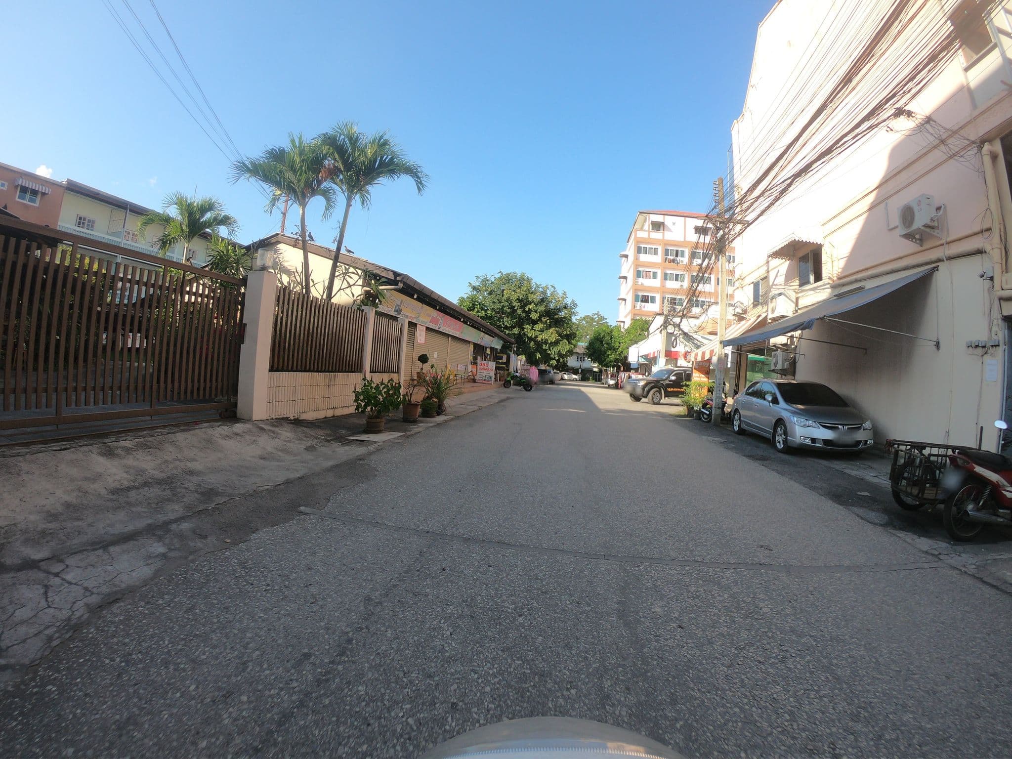 Street view near M&D Mansion, Chiang Mai — © chanuwath_grab (CC BY-SA · Mapillary)