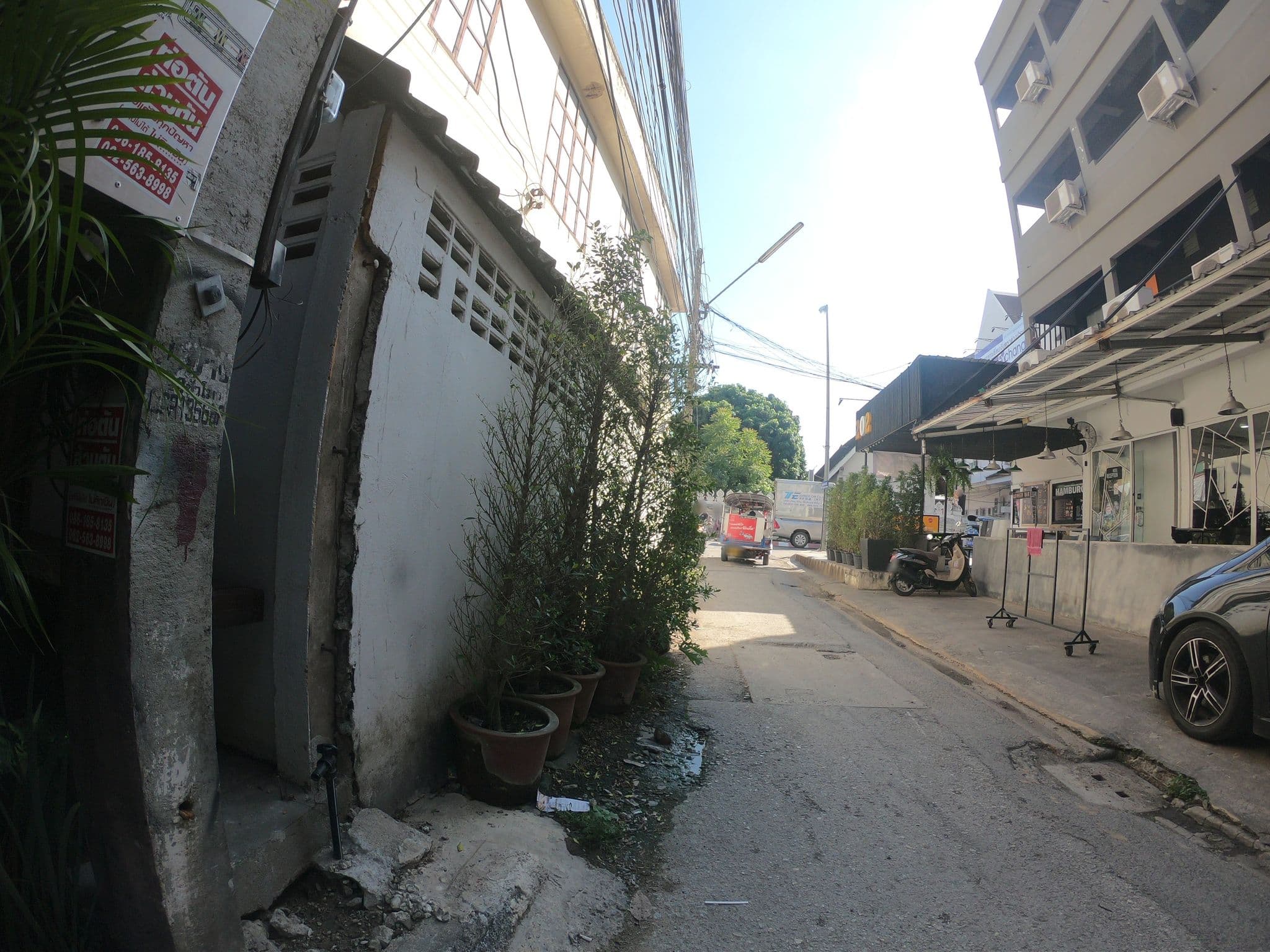 Street view near living place 1, Chiang Mai — © chanuwath_grab (CC BY-SA · Mapillary)