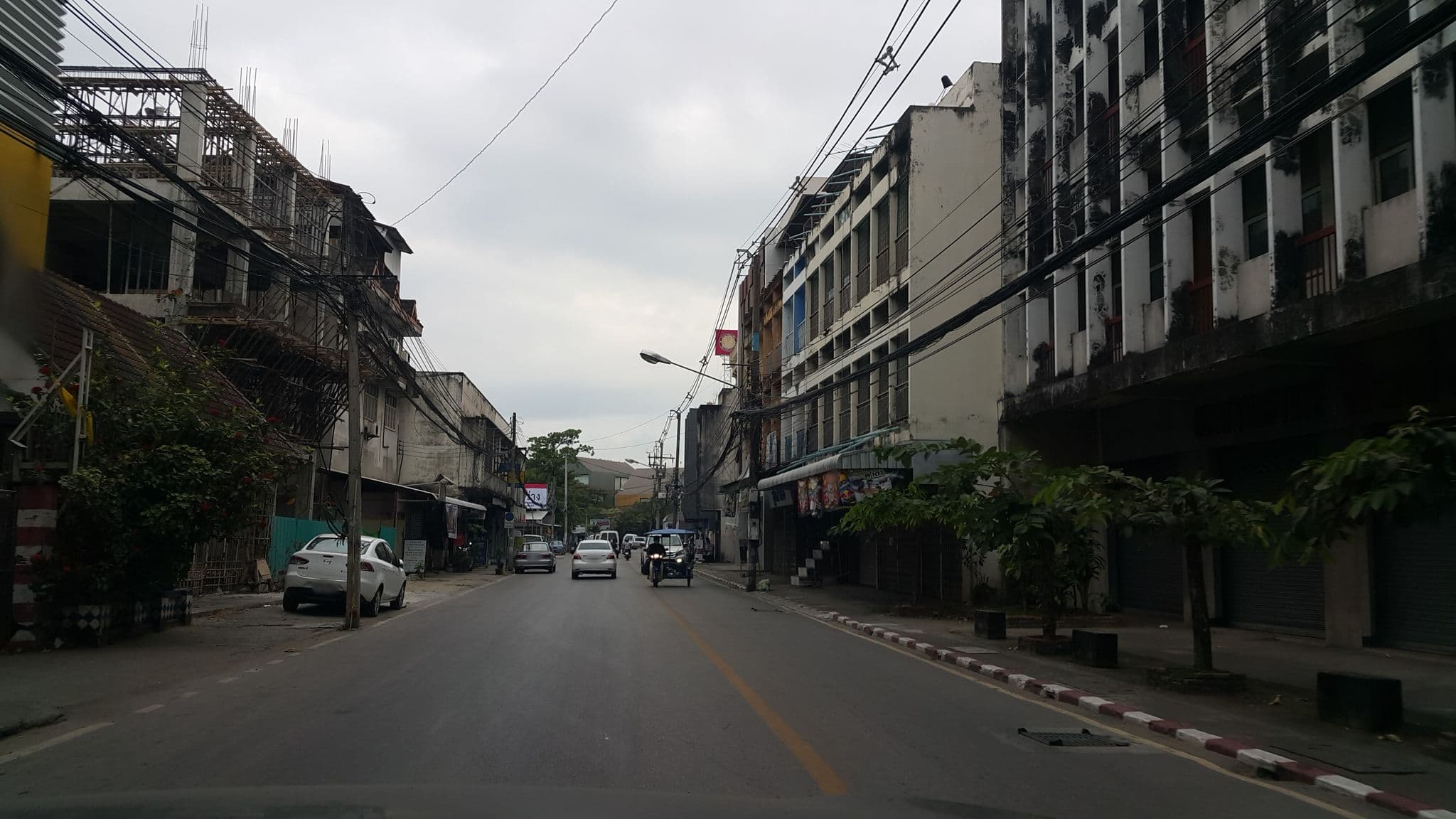 Street view near What's up, Chiang Mai!, Chiang Mai — © jrcarlsen (CC BY-SA · Mapillary)