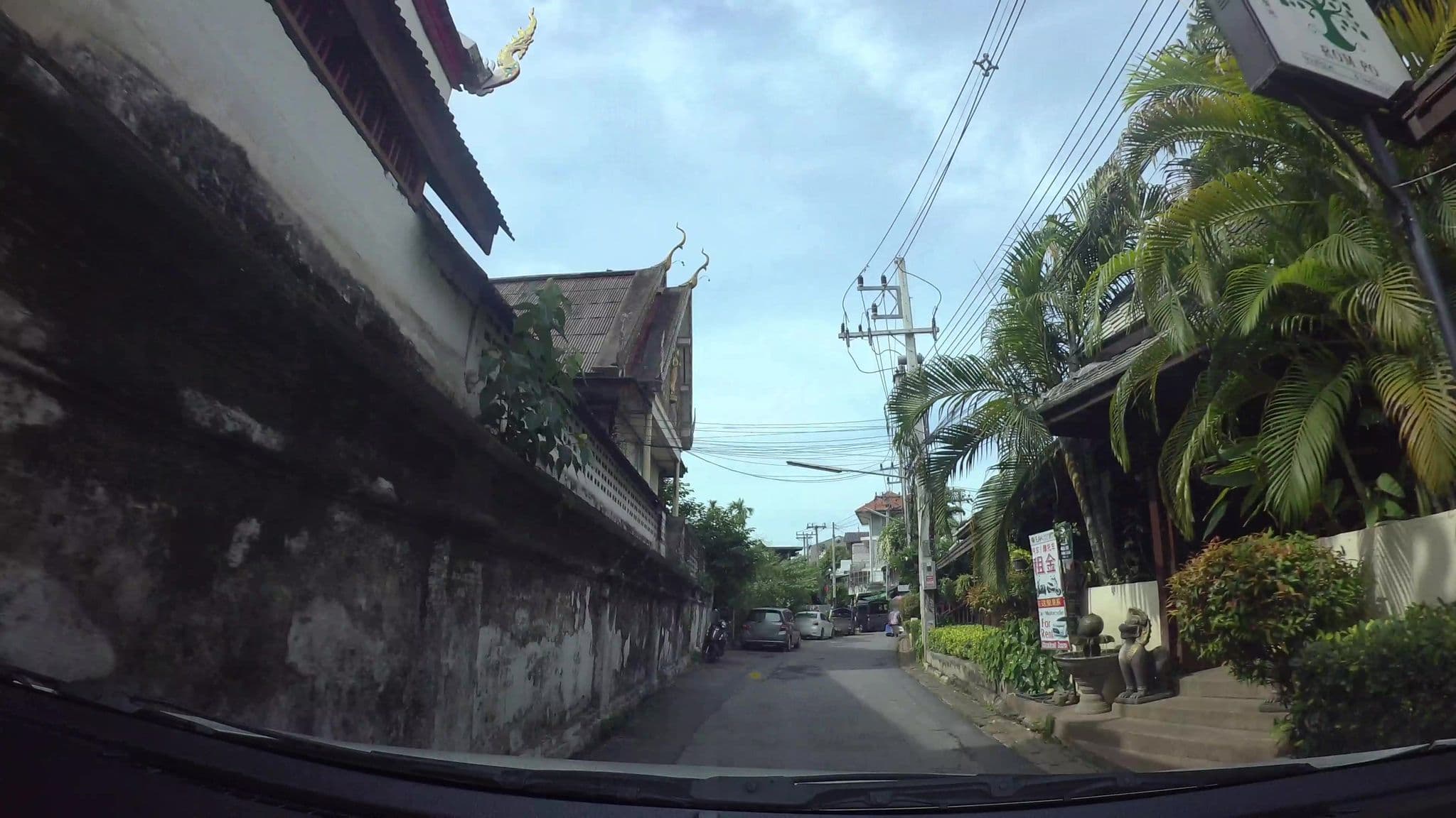 Street view near Rompo Boutique, Chiang Mai — © kaart_3 (CC BY-SA · Mapillary)