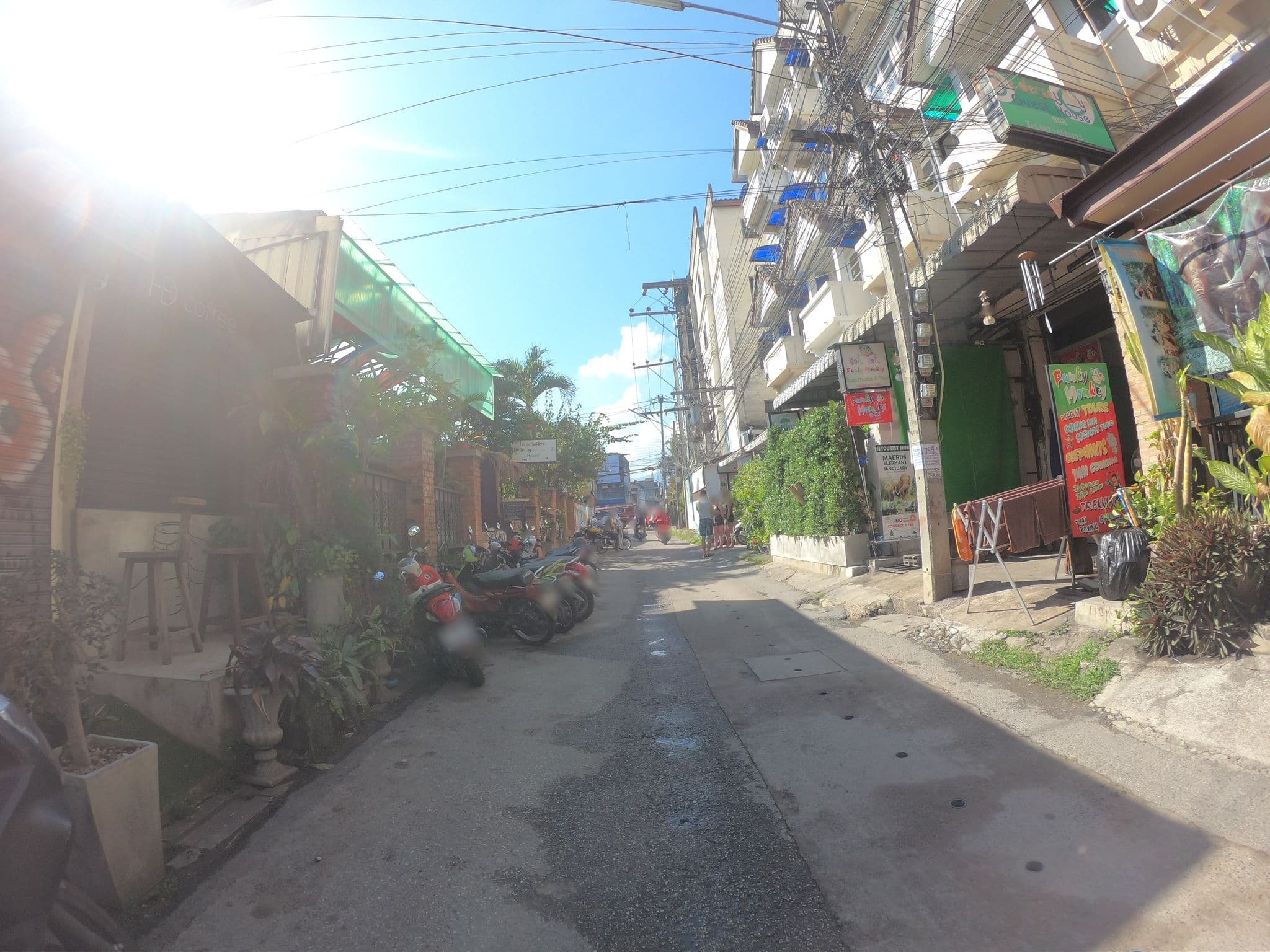 Street view near mecure hotel, Chiang Mai — © chanuwath_grab (CC BY-SA · Mapillary)