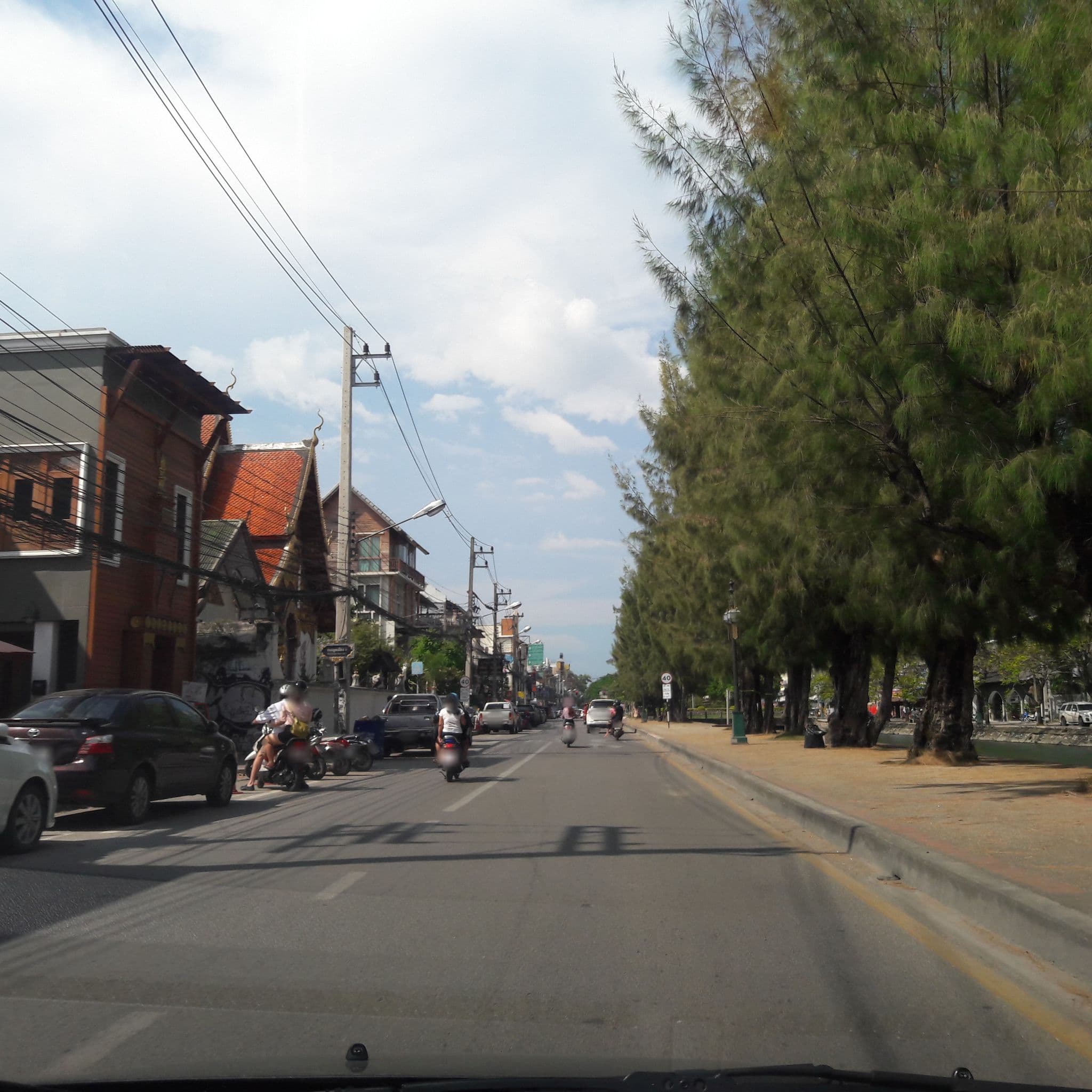Street view near Floral Hotel Thapae Gate Chiangmai, Chiang Mai — © superbate (CC BY-SA · Mapillary)