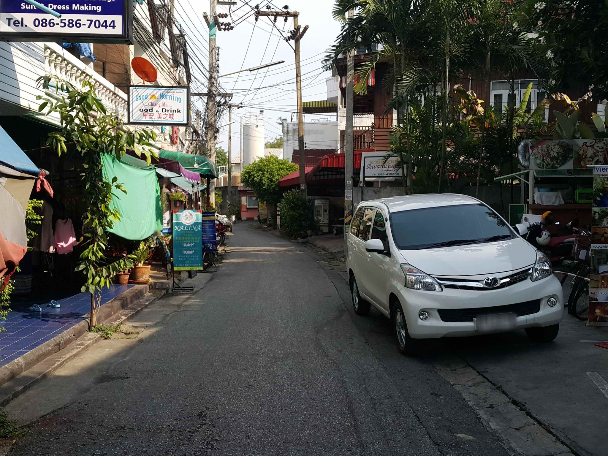 Street view near Awana House, Chiang Mai — © jrcarlsen (CC BY-SA · Mapillary)