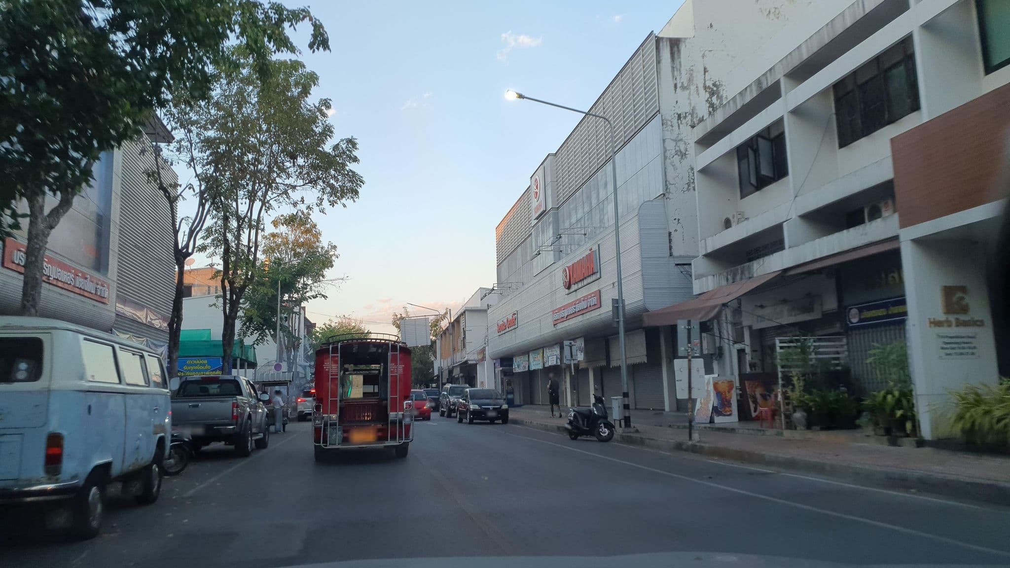 Street view near Tato House, Chiang Mai — © jrcarlsen (CC BY-SA · Mapillary)