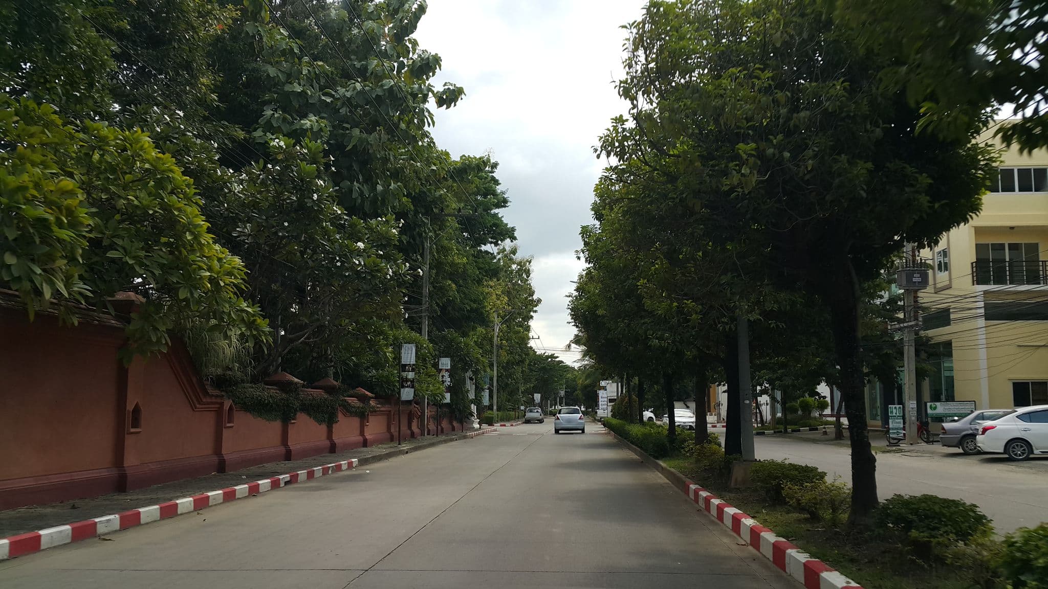 Street view near Khum Phaya Resort & Spa, Centara Boutique Collection, Chiang Mai — © jrcarlsen (CC BY-SA · Mapillary)