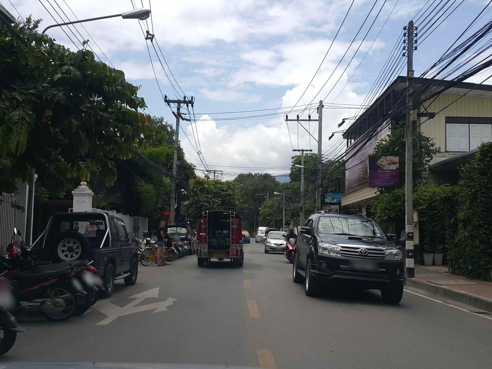 Street view near Sparrow's Nest Guest House, Chiang Mai — © jrcarlsen (CC BY-SA · Mapillary)