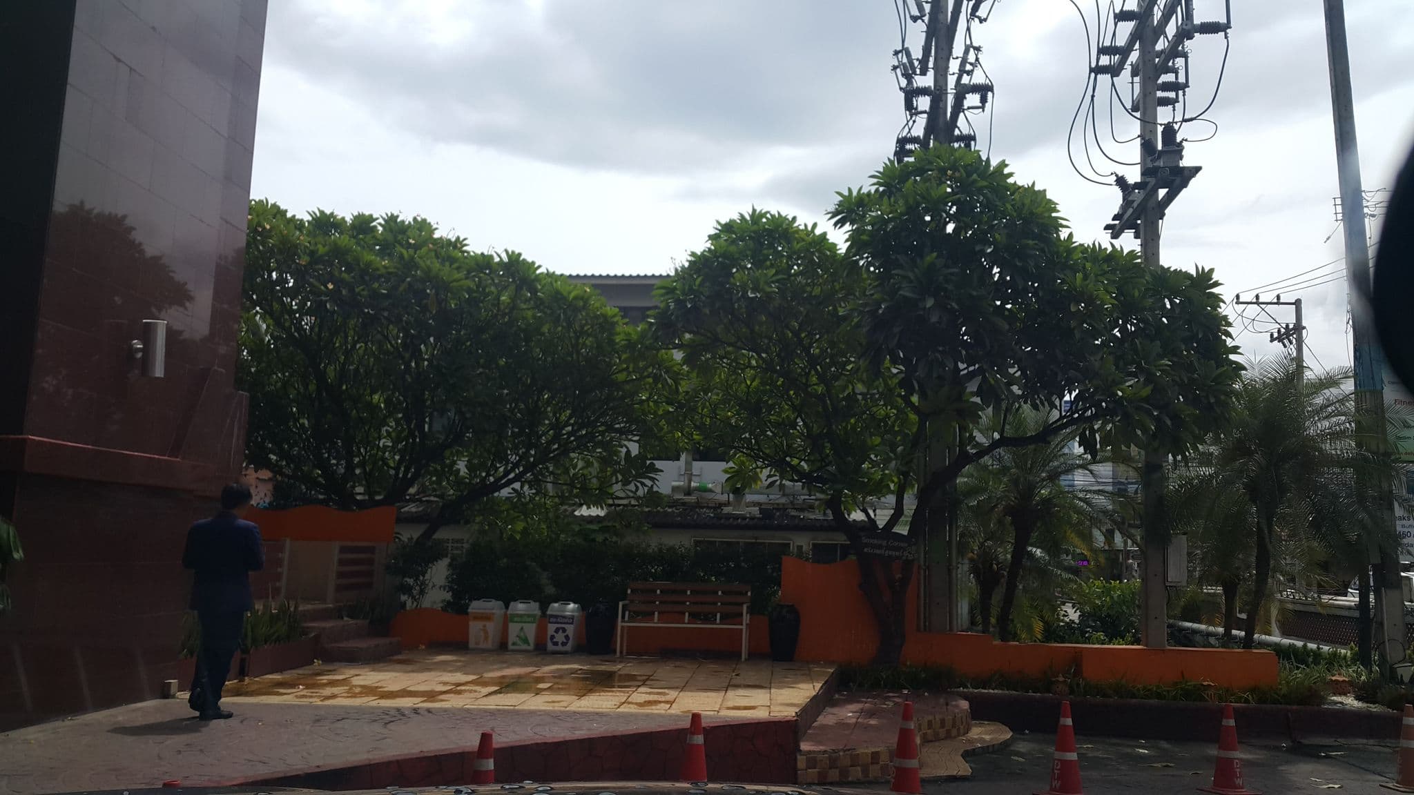 Street view near Duangtawan Hotel Pool, Chiang Mai — © jrcarlsen (CC BY-SA · Mapillary)