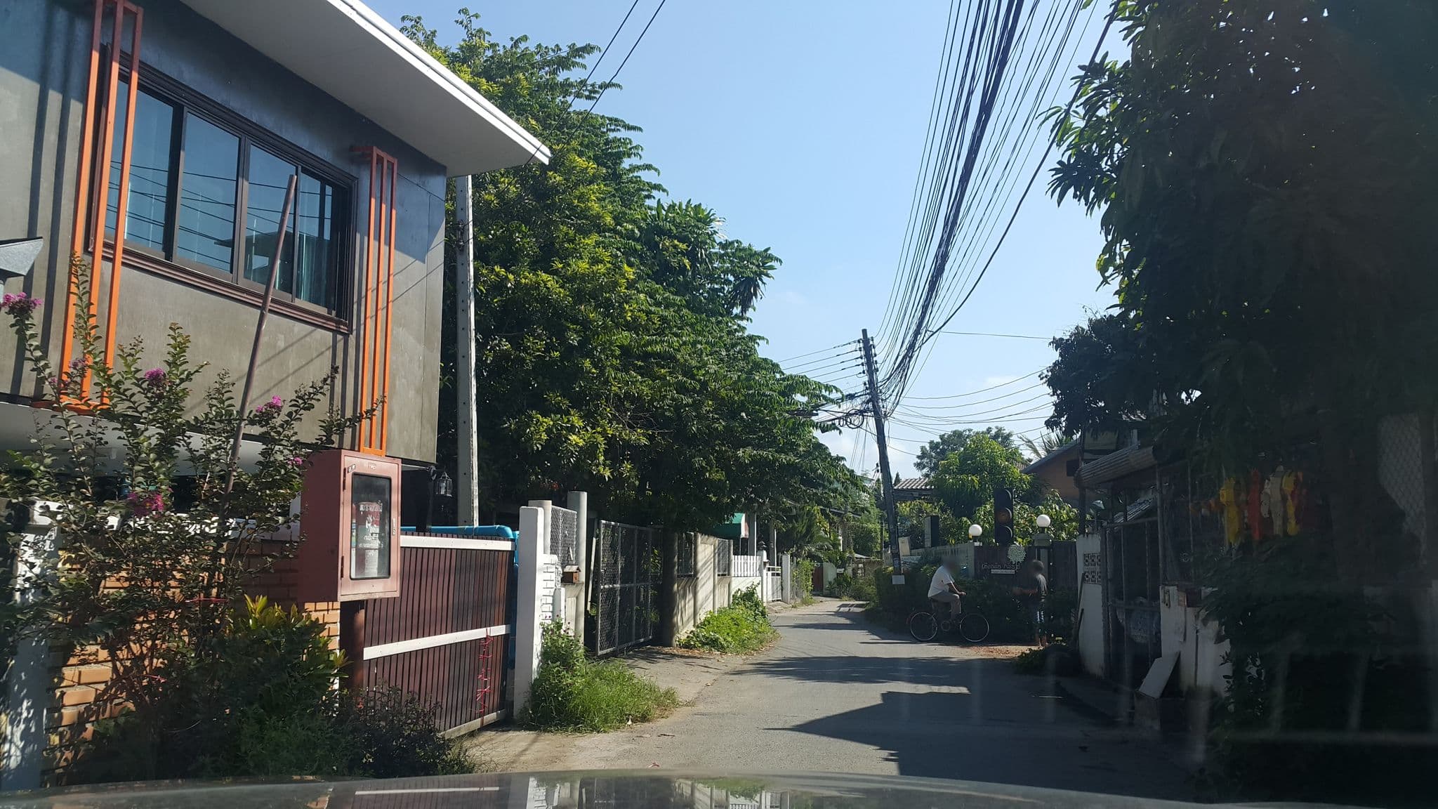 Street view near Hueandin-Klinmai, Chiang Mai — © jrcarlsen (CC BY-SA · Mapillary)