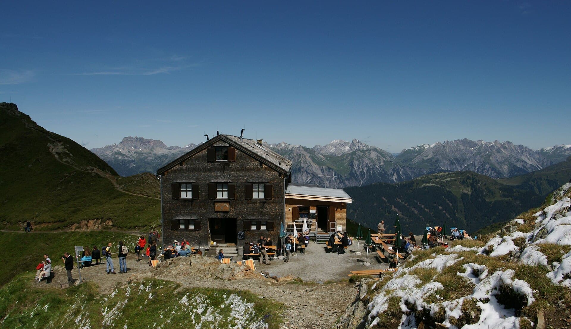 Wormser Hütte (via Wikimedia Commons, CC BY-SA 2.5)