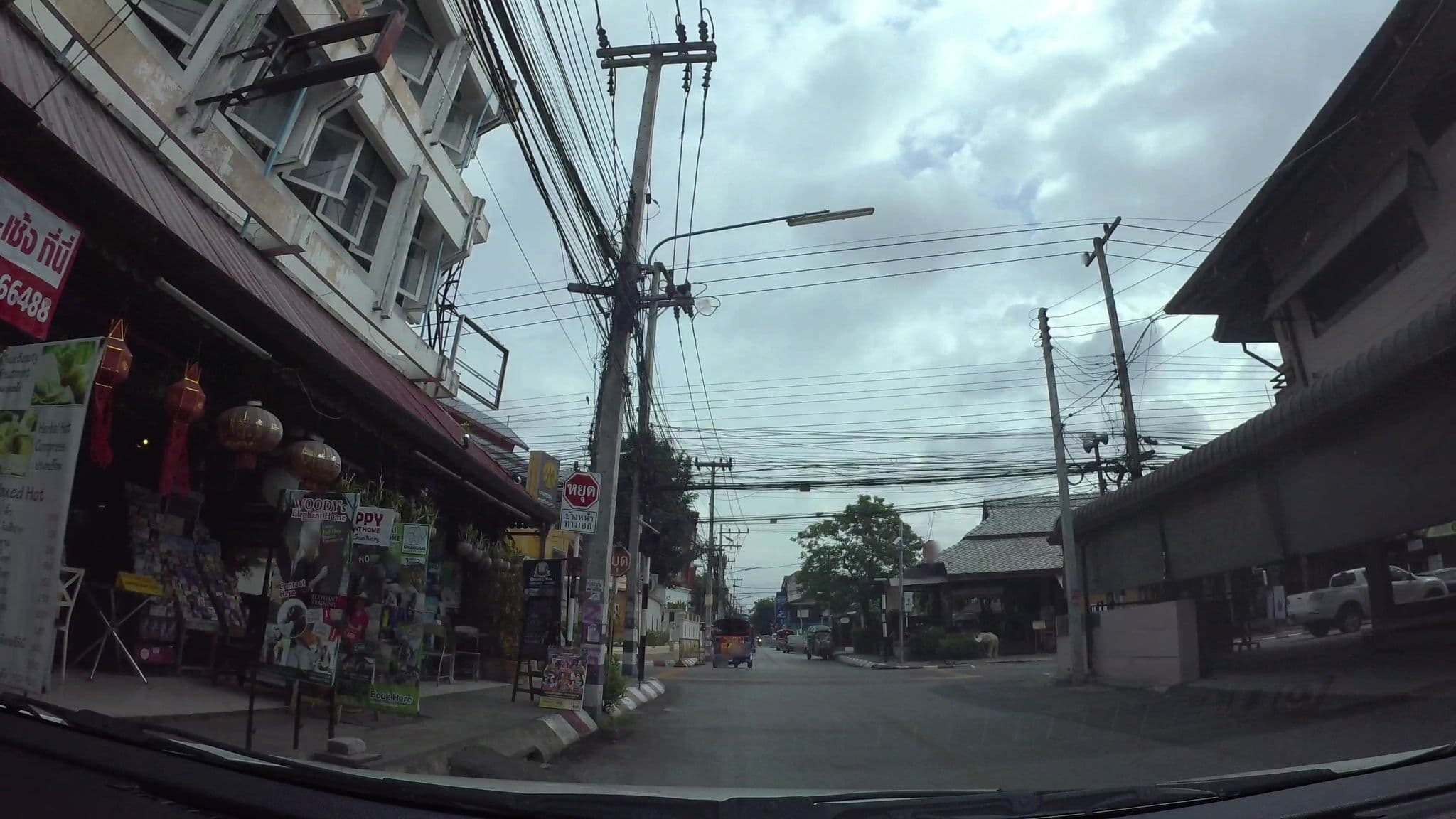Street view near Chiangmai Backpack, Chiang Mai — © kaart_3 (CC BY-SA · Mapillary)