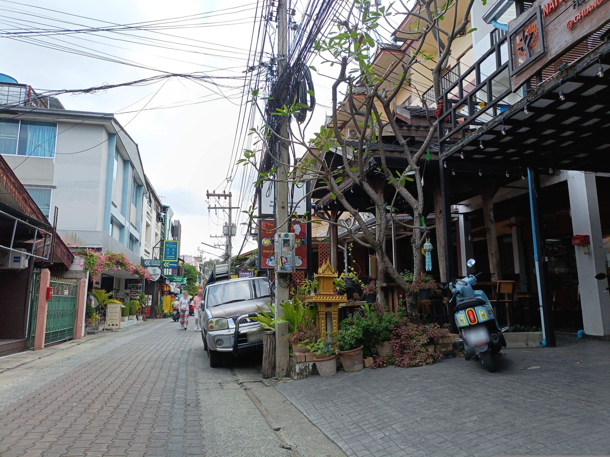 Street view near เลาลีรีสอร์ท, Chiang Mai — © skillsy (CC BY-SA · Mapillary)