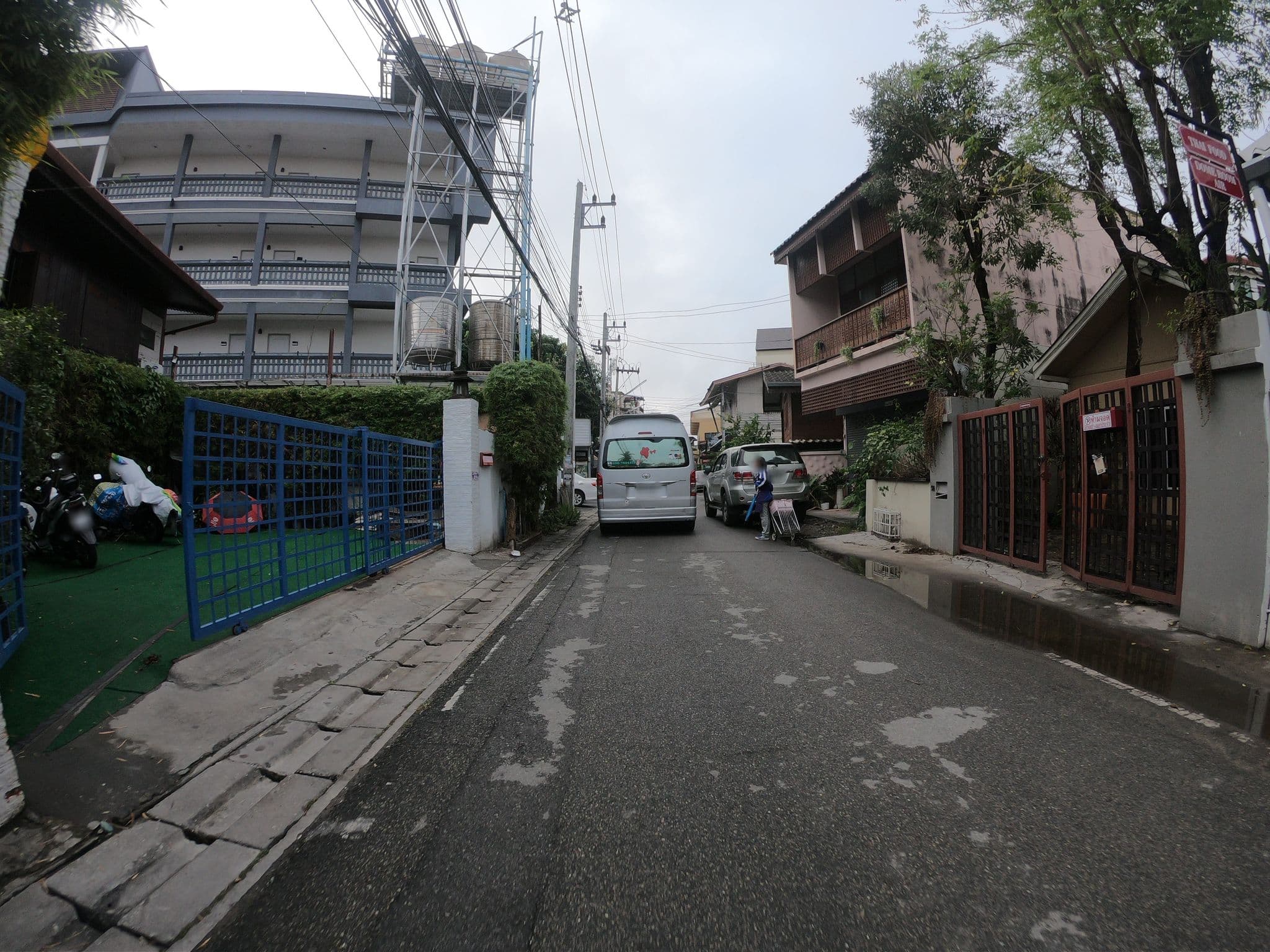 Street view near The Battery Park Midtown Villa, Chiang Mai — © chanuwath_grab (CC BY-SA · Mapillary)