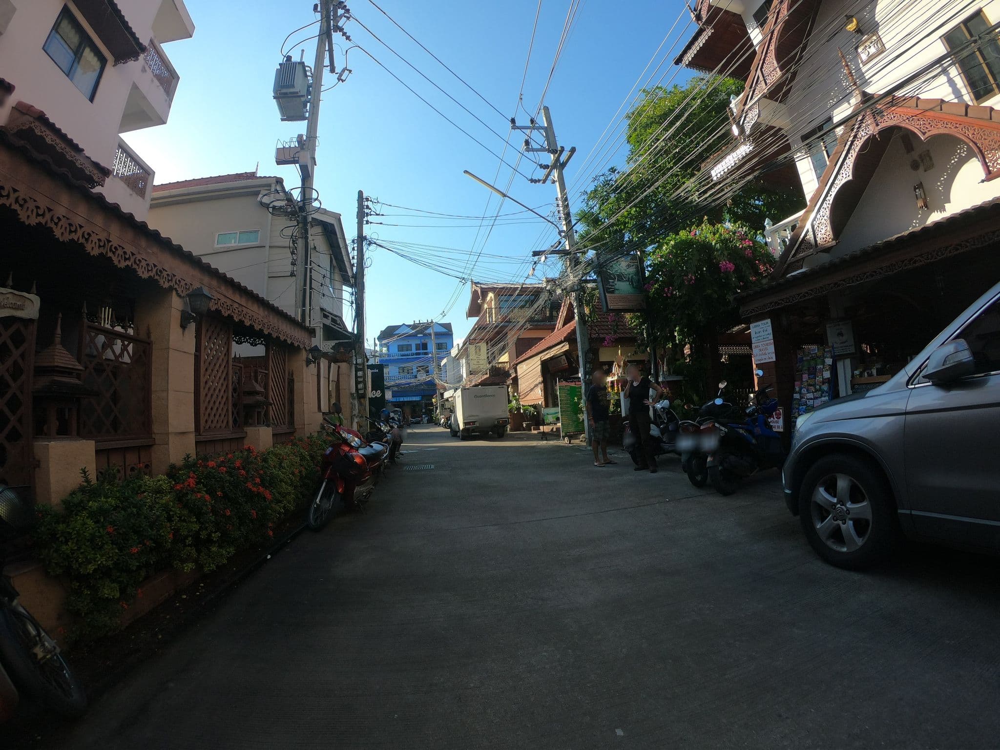 Street view near Retro Lanna Hostel, Chiang Mai — © chanuwath_grab (CC BY-SA · Mapillary)