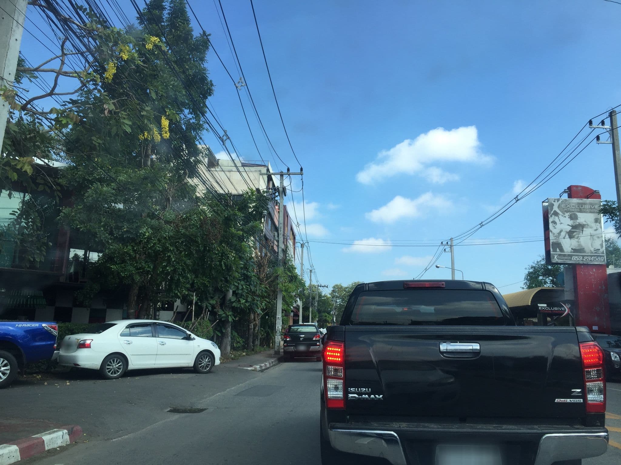 Street view near Sleep Box hotel | Chiang Mai., Chiang Mai — © kyoko (CC BY-SA · Mapillary)